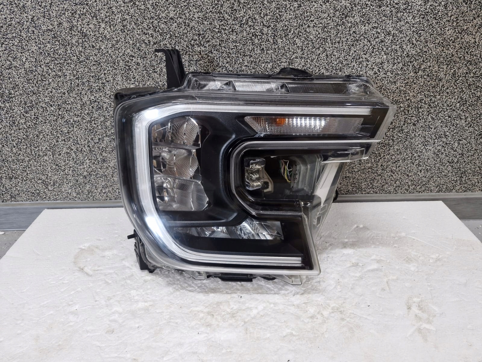 light right Ford Ranger MK6 23- FULL LED F150 complete