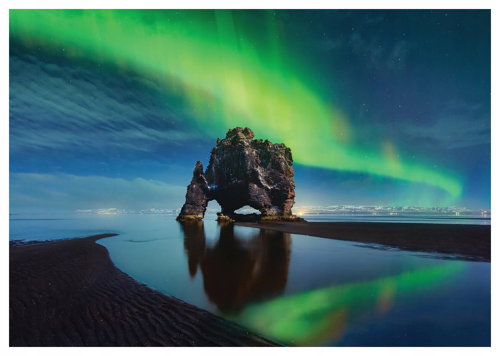 Fototapeta Polárna žiara Island Hvítserkur vinylová noc 368x254 lepidlo