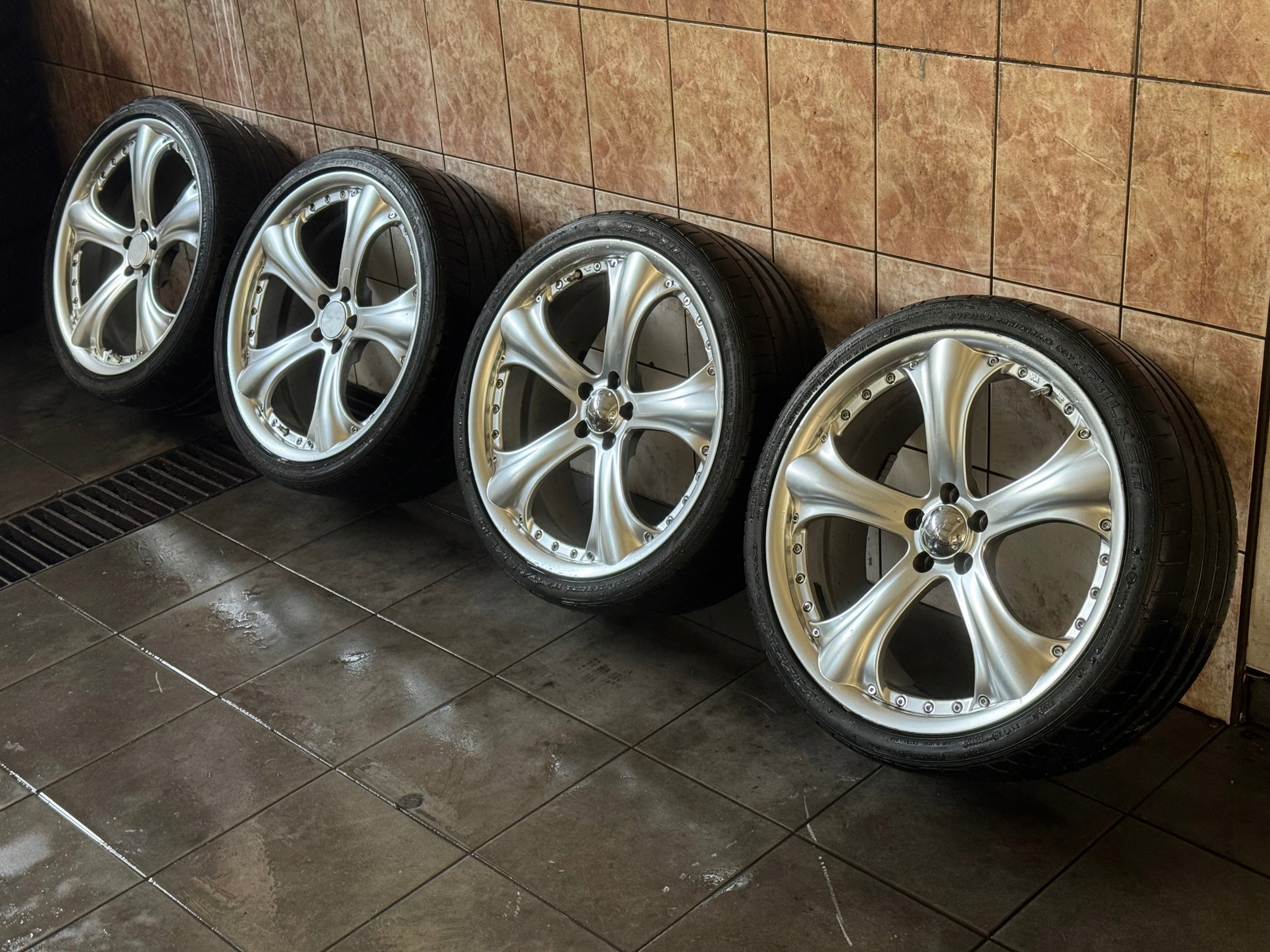 disc VW SKODA SEAT AUDI 19’ 5x100 et35 8J PIEKNY pattern RANT KOMPLET !