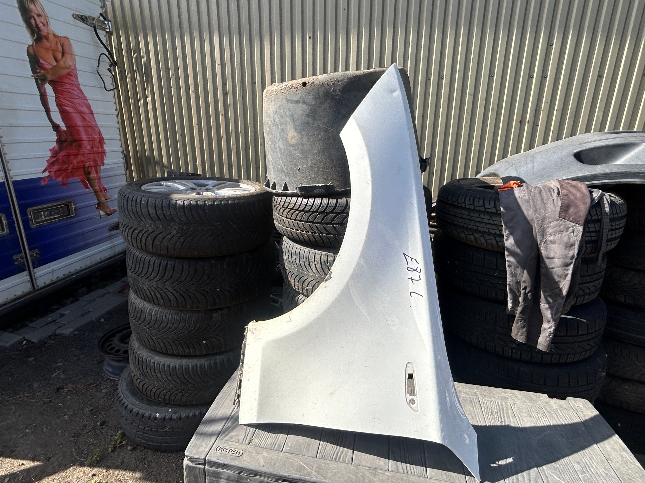 BMW E87 fender left front ALPINWEISS
