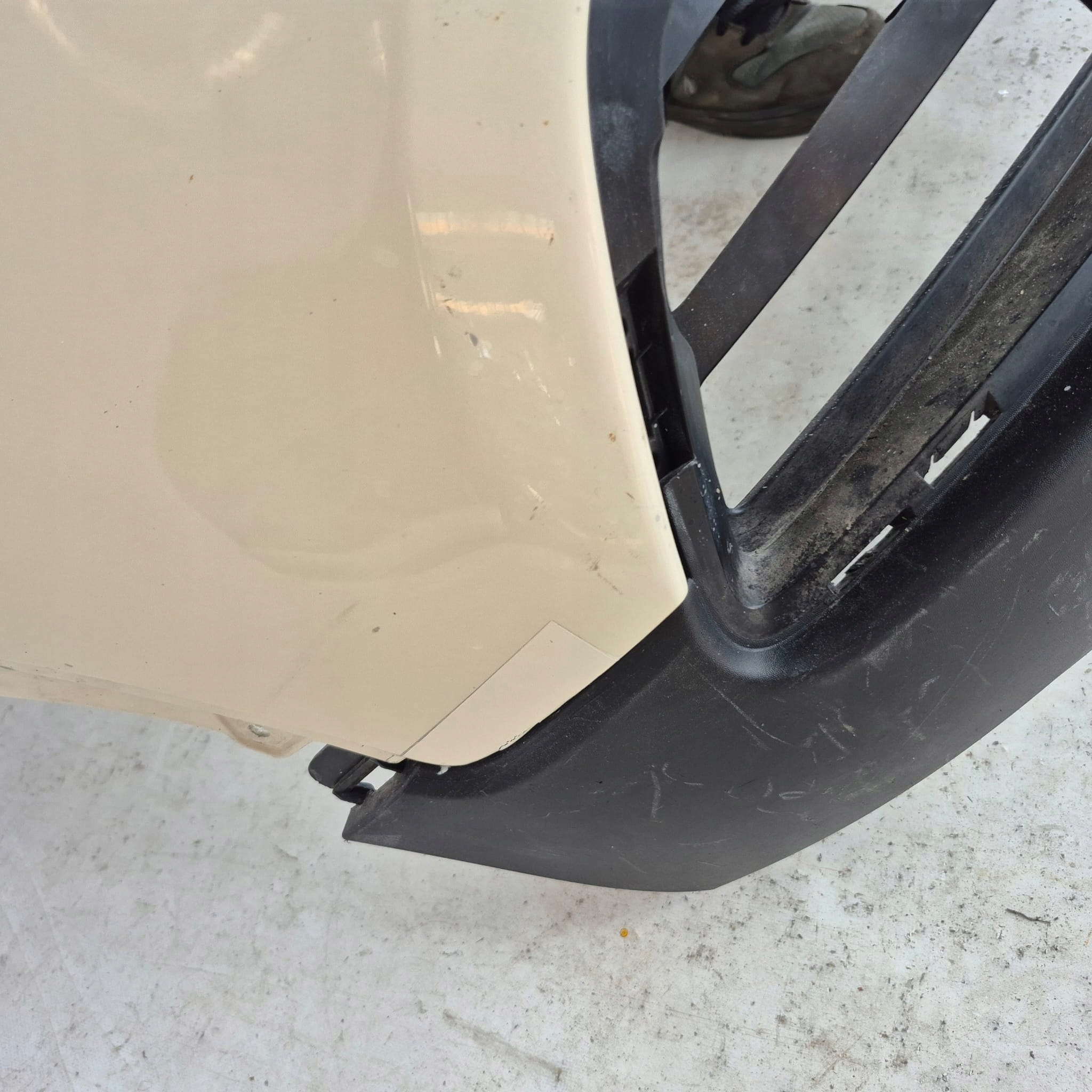RENAULT CAPTUR 1 and 13-17 bumper front front