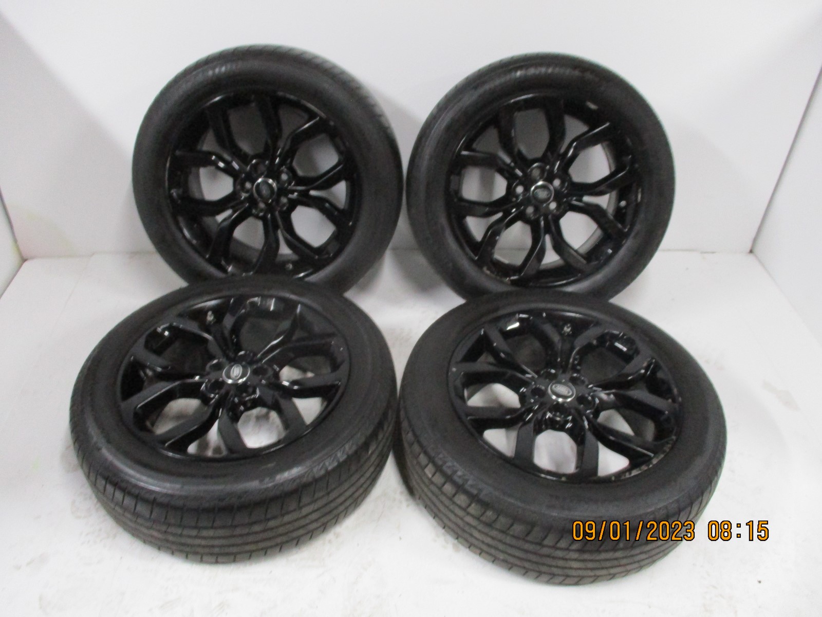 wheels discs tyres LAND ROVER Discovery Sport R19