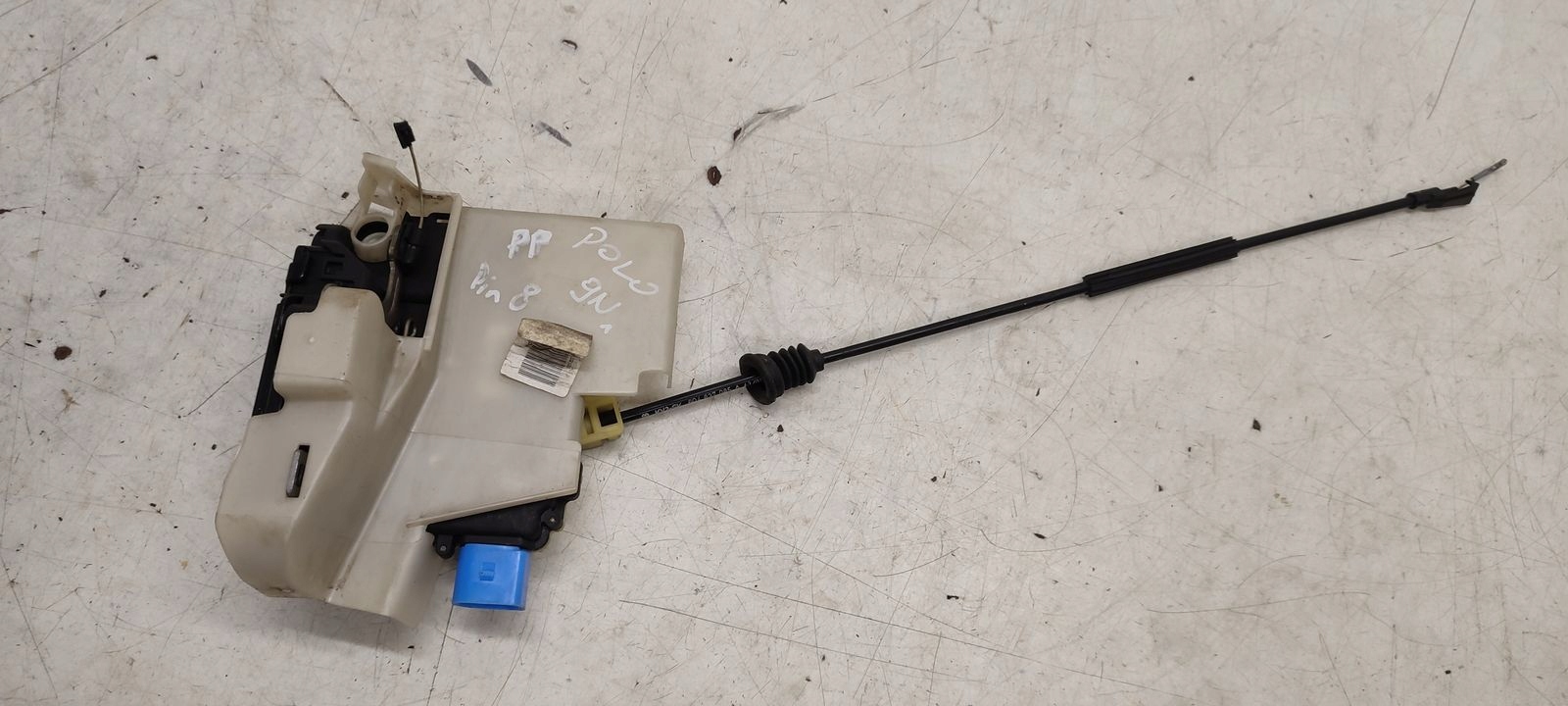 lock front front right VW Polo 9N LIFT 1,2 6V