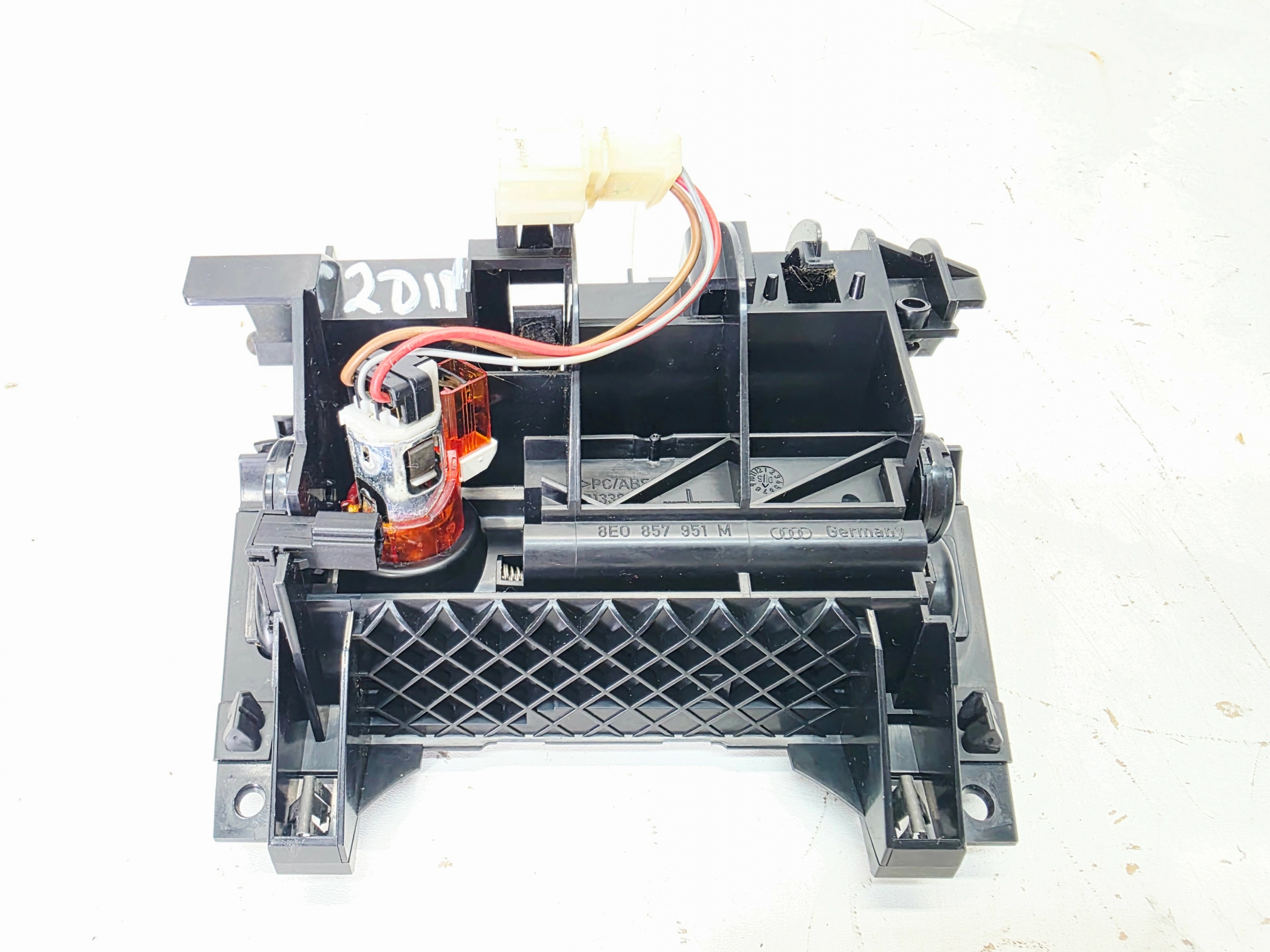 ashtray passenger compartment front 2 DIN AUDI A4 B6 B7 8E0857951M