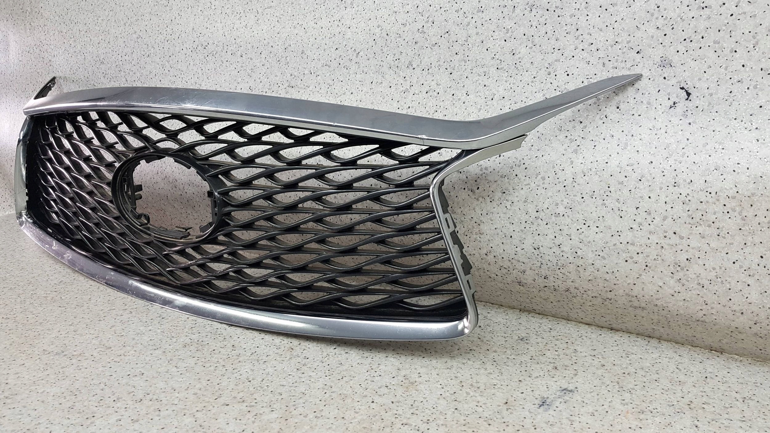 INFINITI Q30 Q 30 2015 - Grille 623105-DA0A
