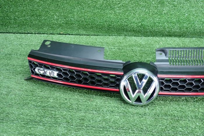 VW GOLF VI GTI Grille