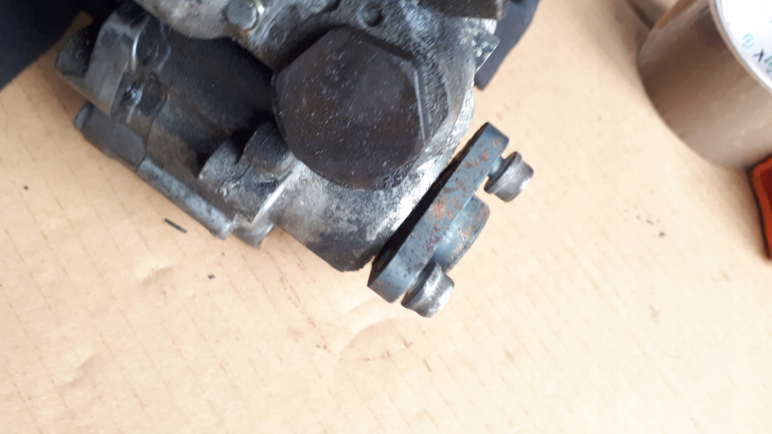 Audi OE 8K0145156L насос гур, рулевой системы