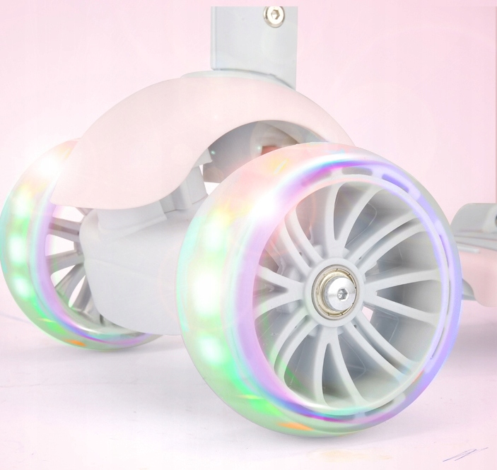 HULAJNOGA TRÓJKOŁOWA Z SIEDZISKIEM 5W1 KOŁA LED Rodzaj trójkołowa
