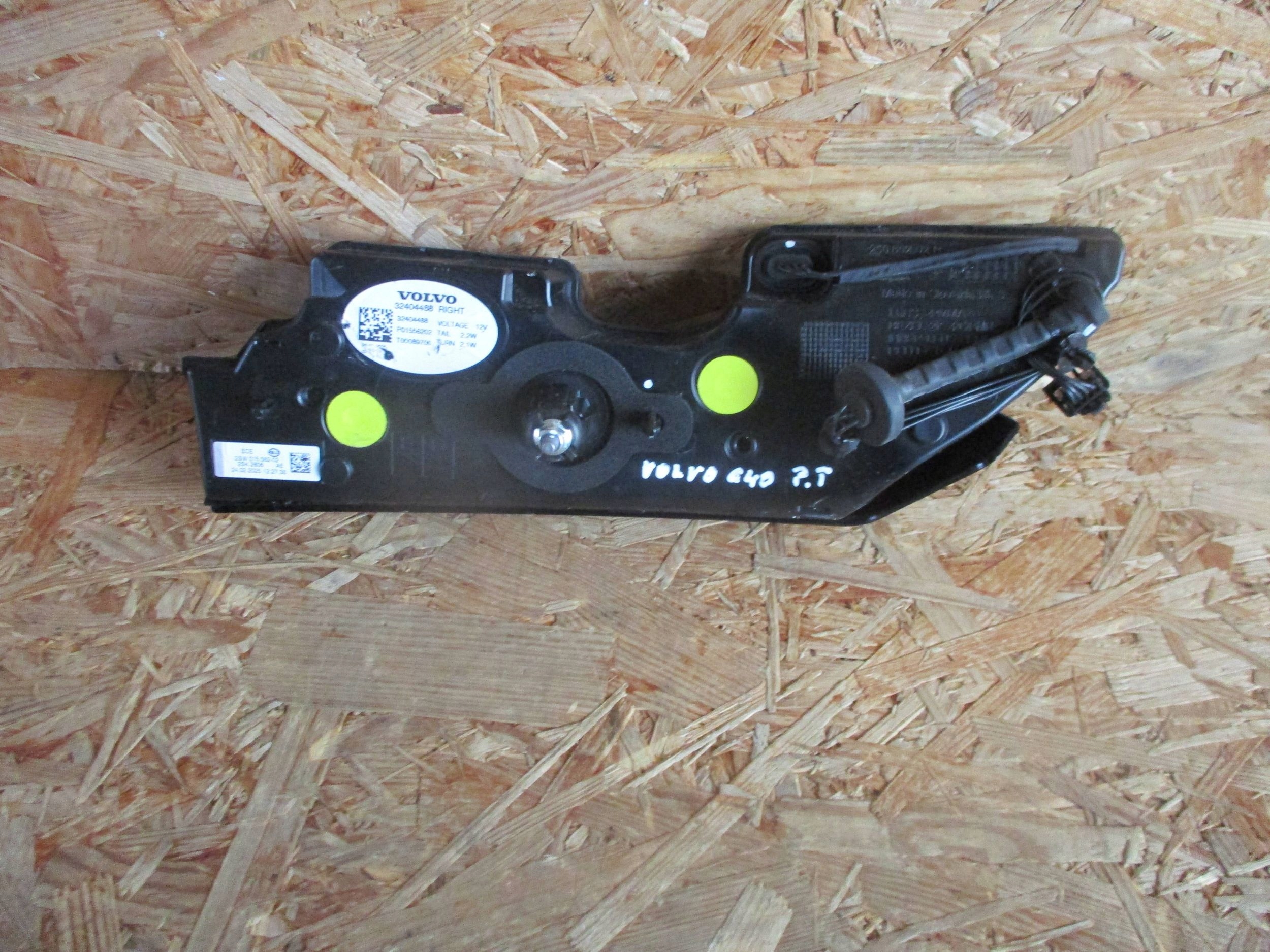 light rear part rear right to the bonnet VOLVO C40