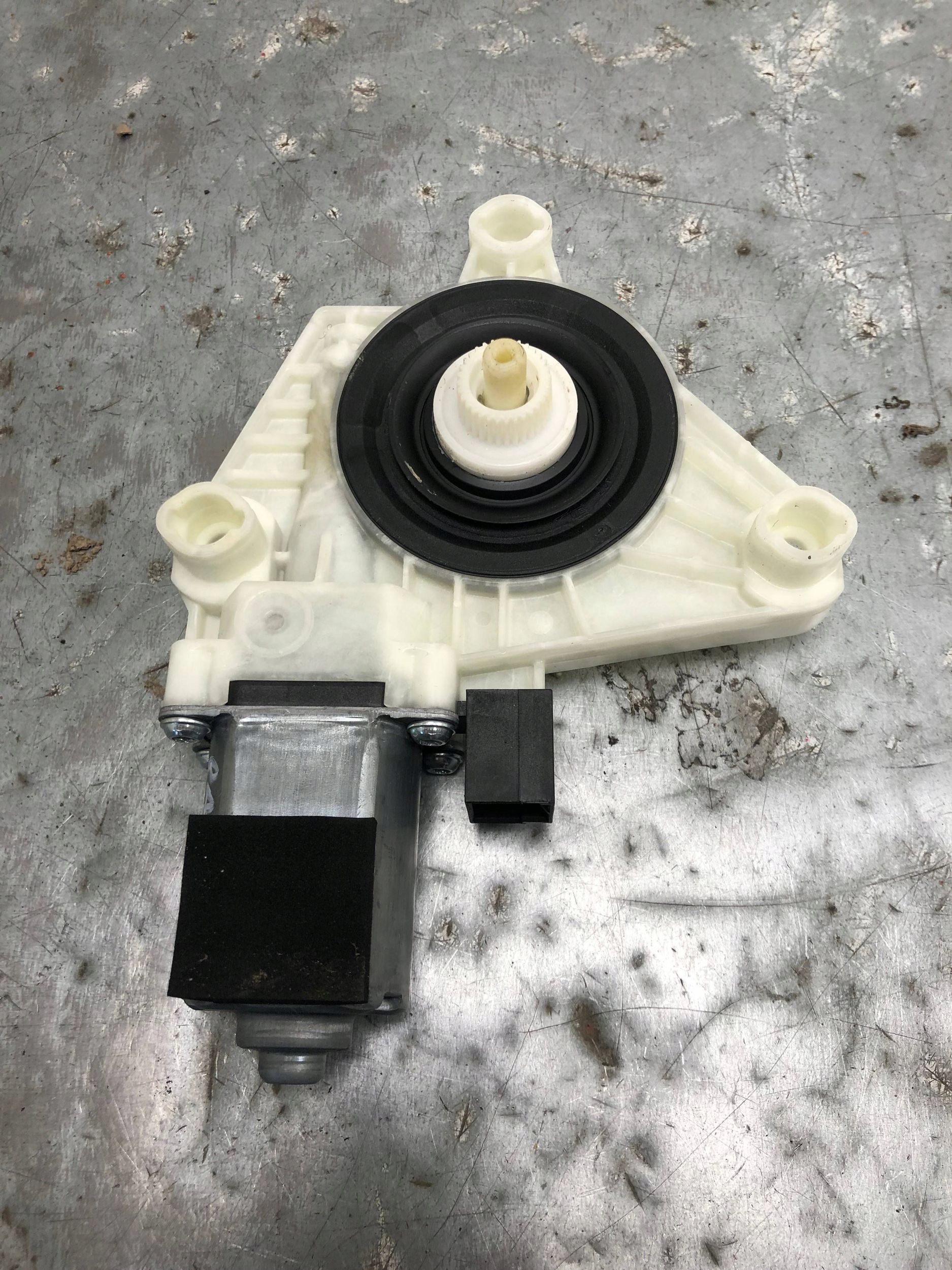 Motor Fenster links heck