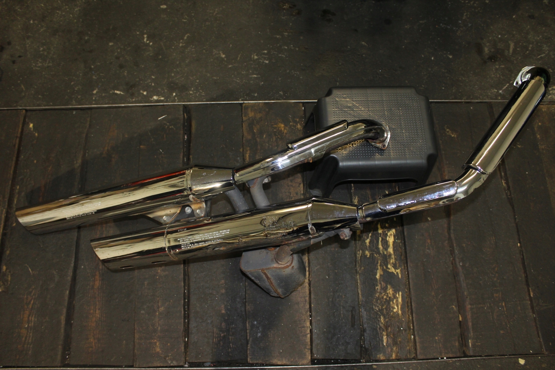 000EE8456 - VL 1500 BOULEVARD C90 05-09 глушитель выпускной коллектор