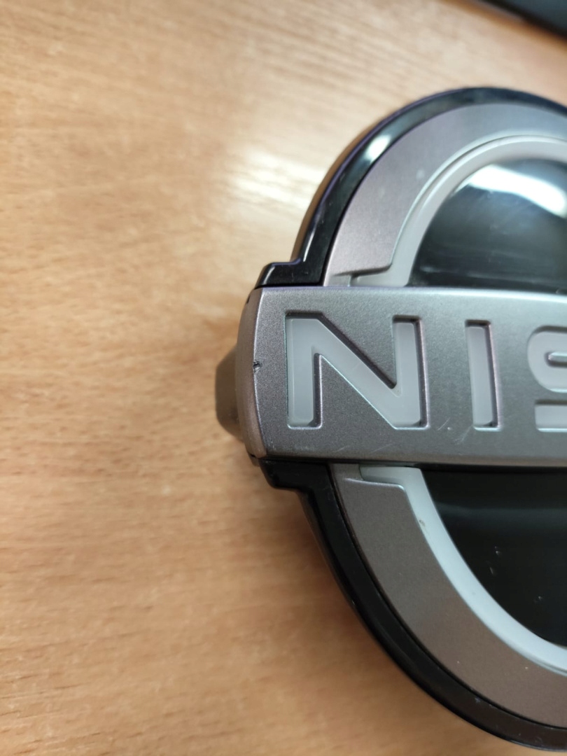 Znaczek Emblemat logo atrapa Nissan Leaf 2 II 17- Stan opakowania oryginalne