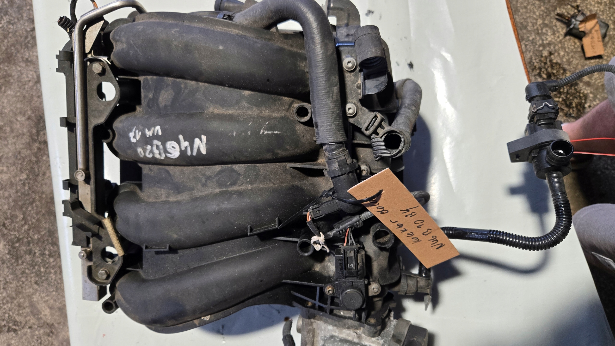 BMW OE 7526560 intake manifold
