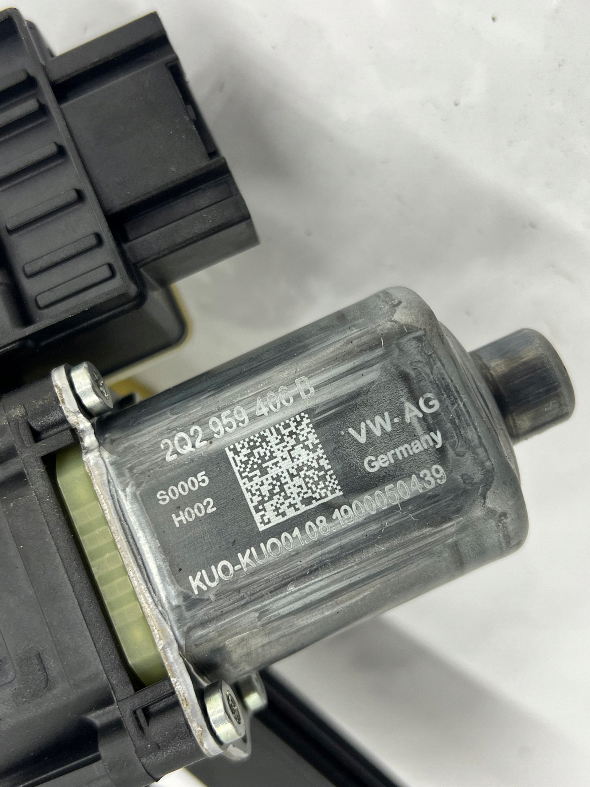 VW T-CROSS window regulator right front front 5D 2GM837462A 2Q2959406B