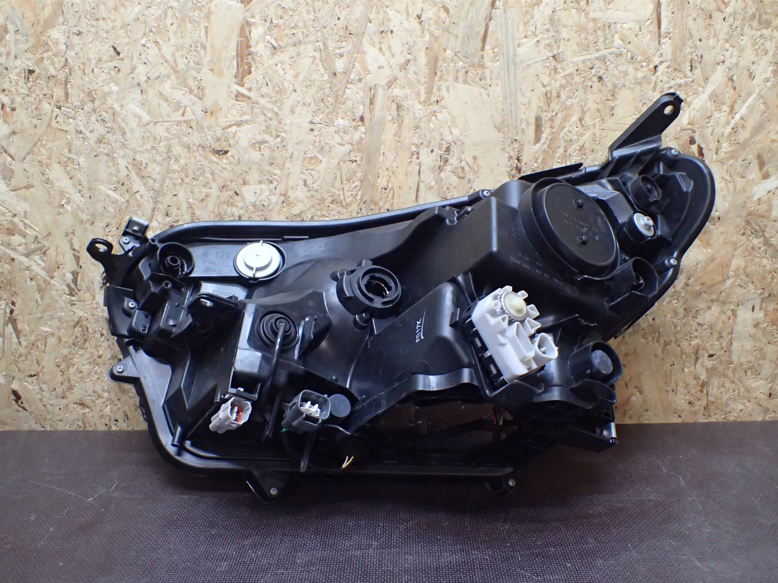 light front right TOYOTA RAV 4 LIFT 15- FULL LED