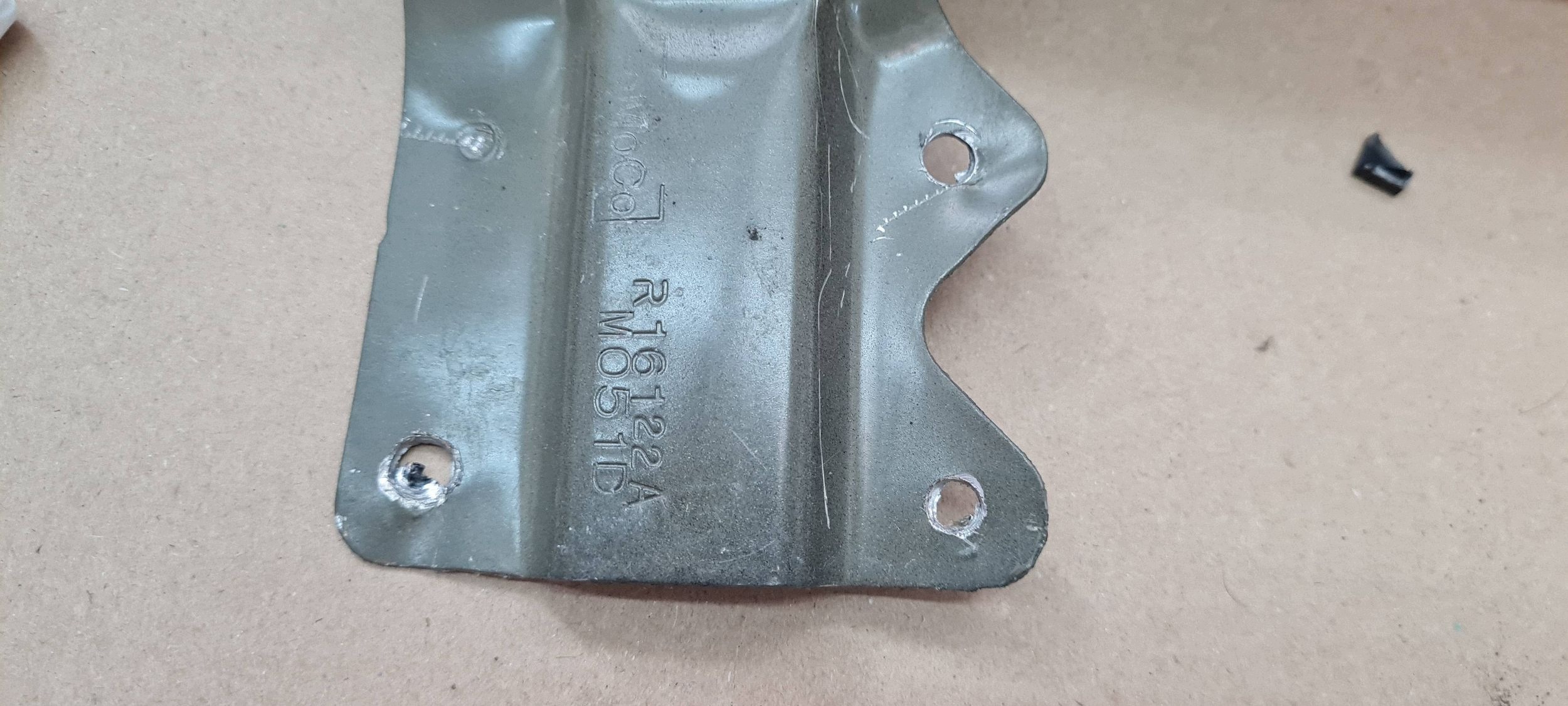 Ford Edge II 2020 ST LIFT Support plaque Console Aile Droit Avant UM AGAT