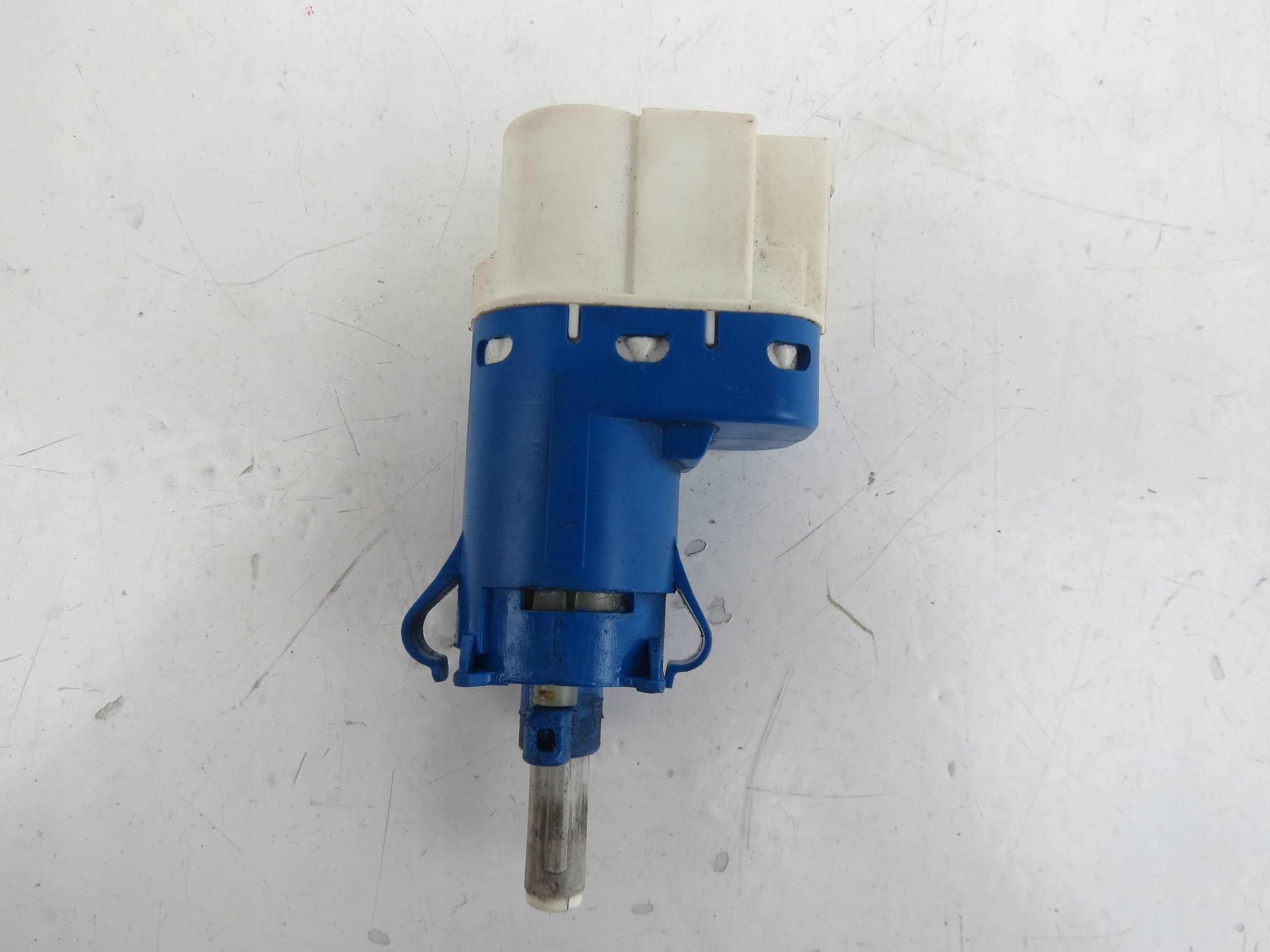 Sensor PEWADU STOP Bremse VOLVO S60 II V60 und 2.0 163KM