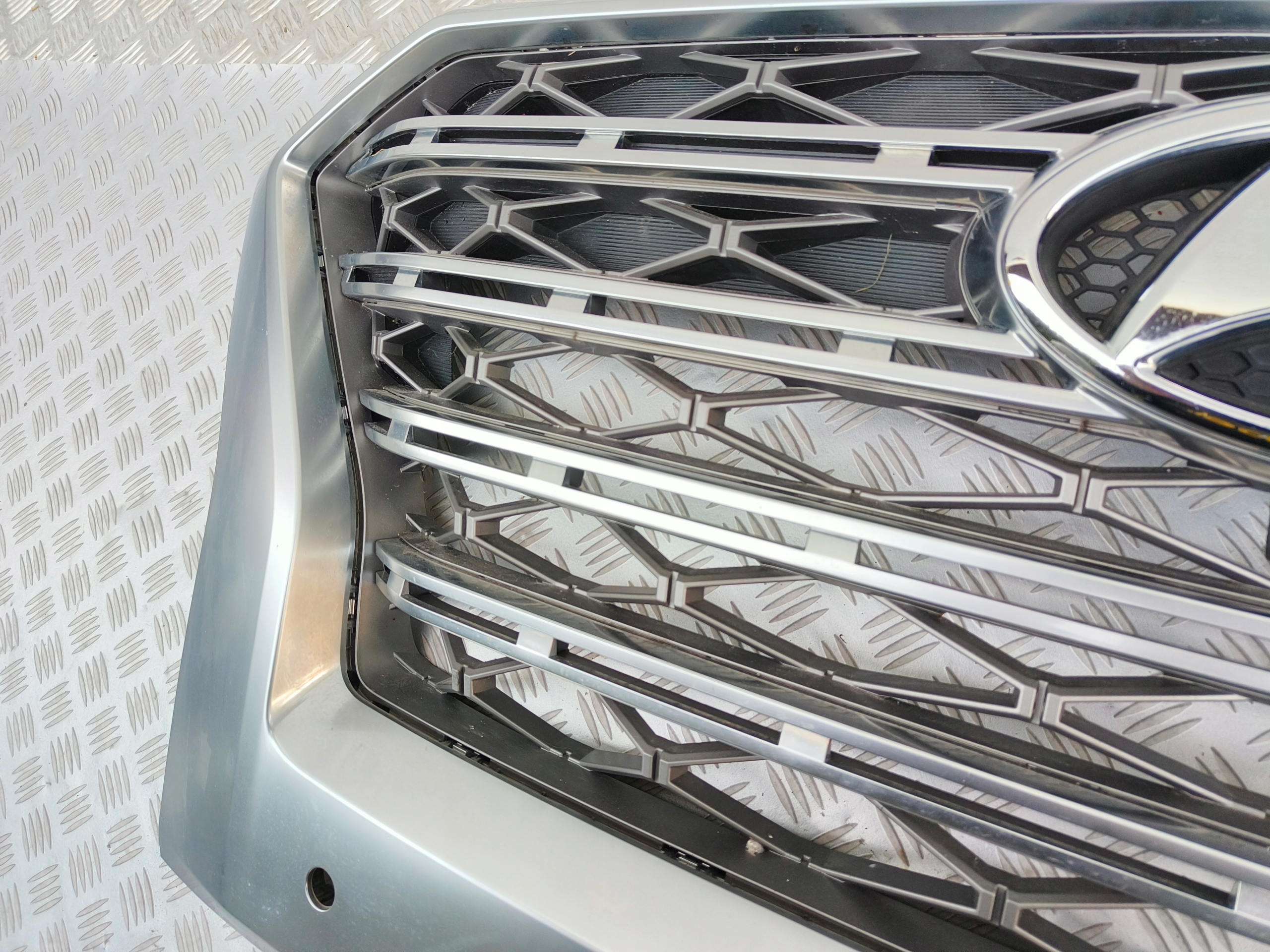 HYUNDAI PALISADE 2020 2021 2022- GRILL ATRAPA CHŁODNICY PRZÓD USA Producent części Hyundai OE