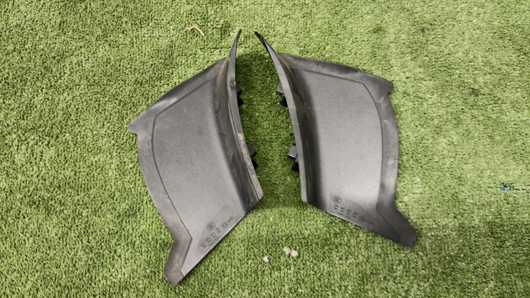 PORSCHE MACAN 95B cover lights left right rear part 95B945309F 95B945310F