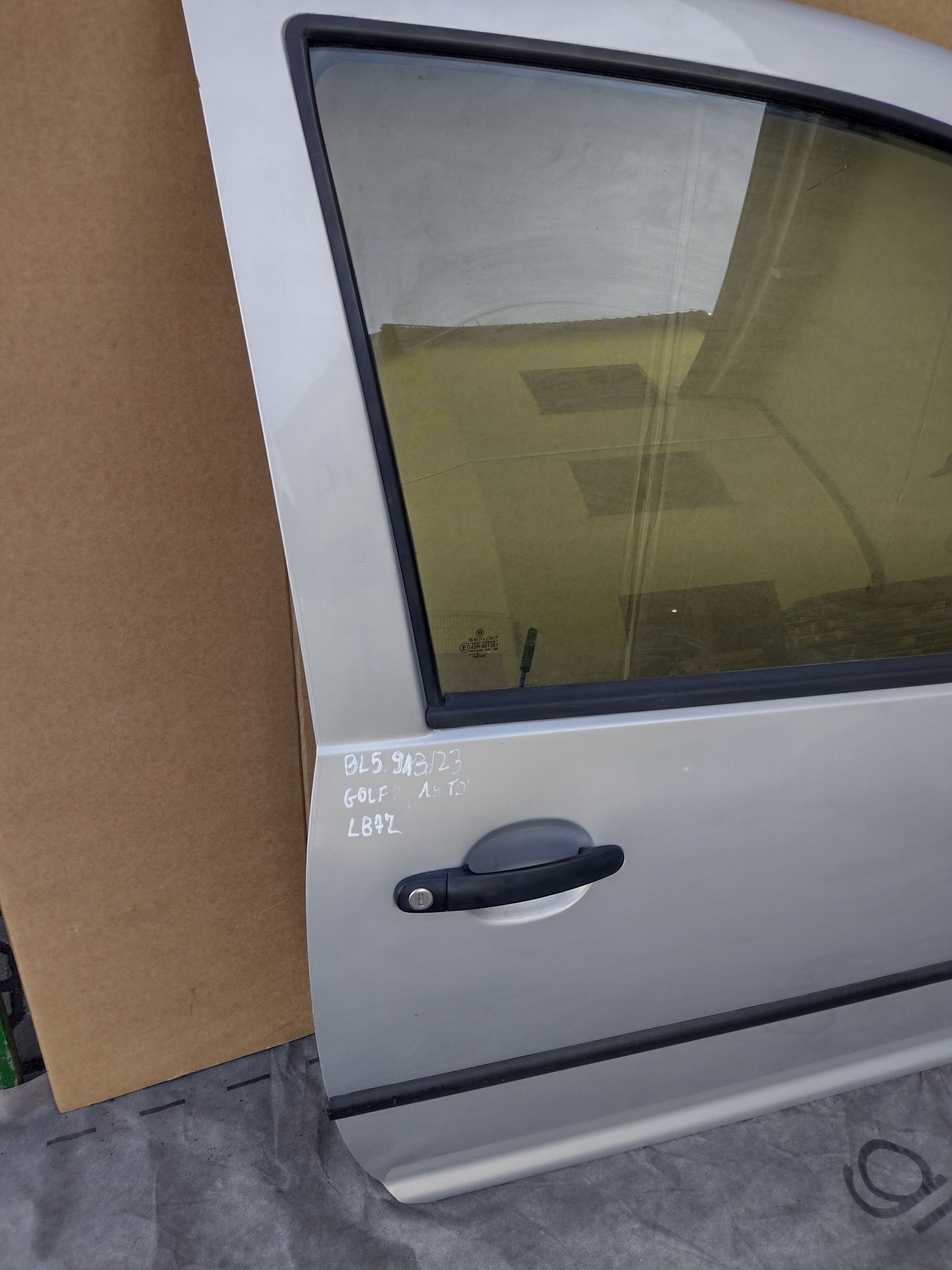 door right front Volkswagen Golf 4 IV 3d LB7Z