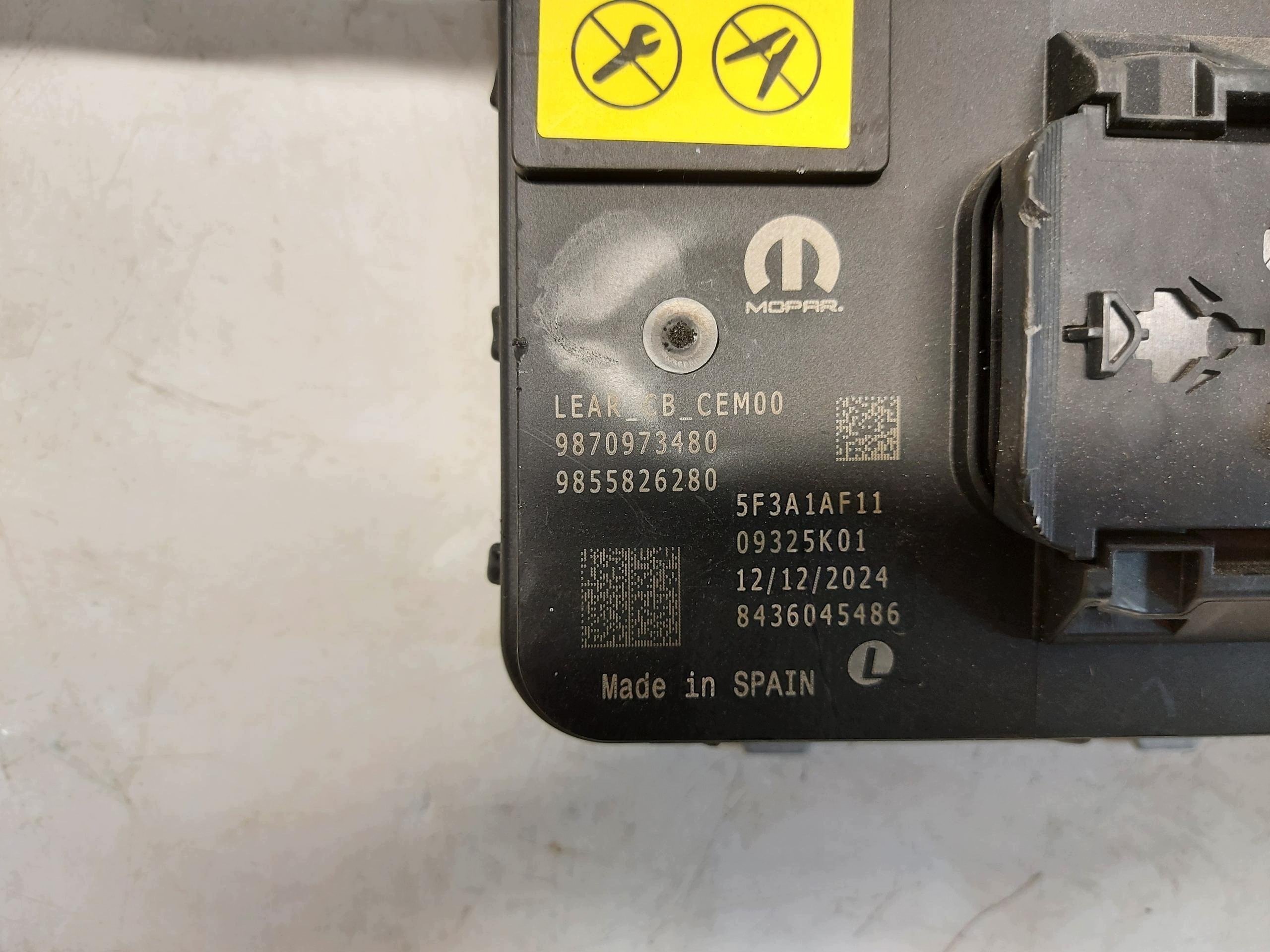 Peugeot 5008 III E5008 control unit module pradu 9855826280