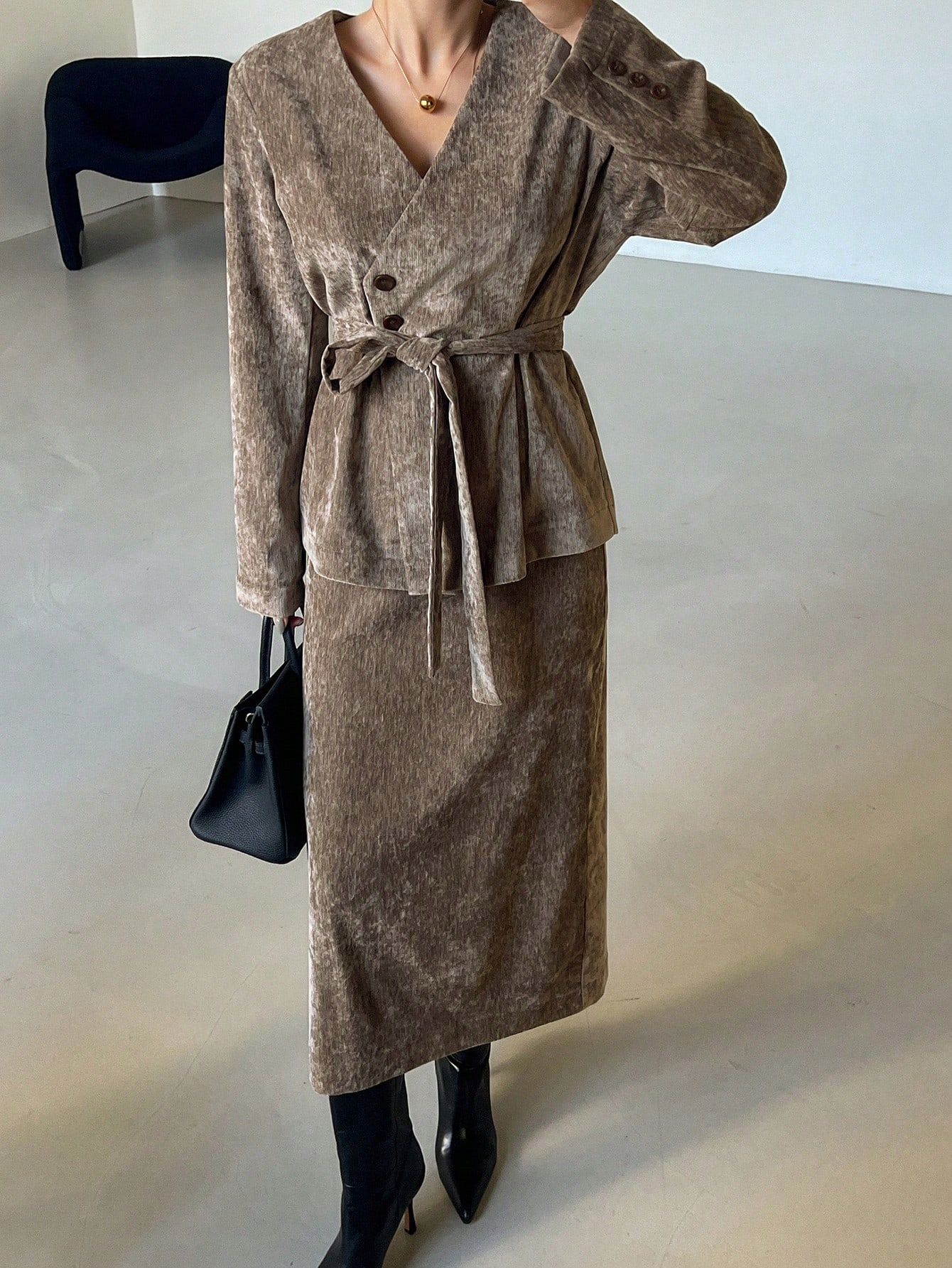 Dámský Elegantní Sametový Stylový Módní Hnědý Komplet Dazy, Velikost 36