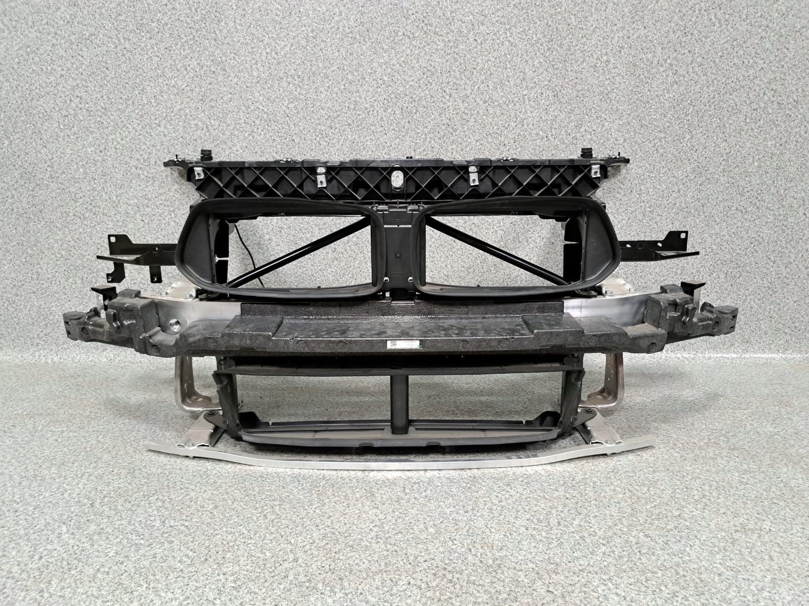 BMW X2 F39 PAS PRZEDNI WZMOCNIENIE CZOŁOWE BELKA ZAMKI PIRO