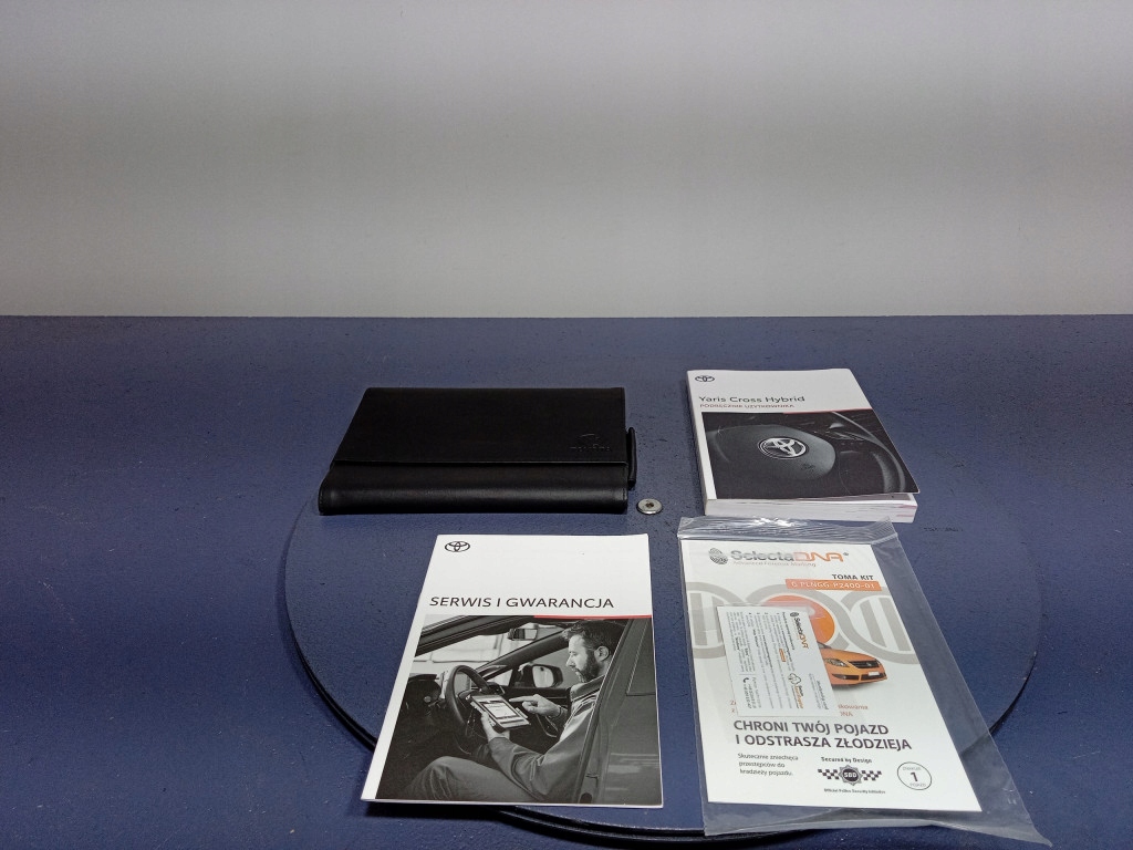 TOYOTA YARIS CROSS 20- KSIĄŻKA SERWISOWA INSTRUKCJA ETUI Tematyka Samochody osobowe
