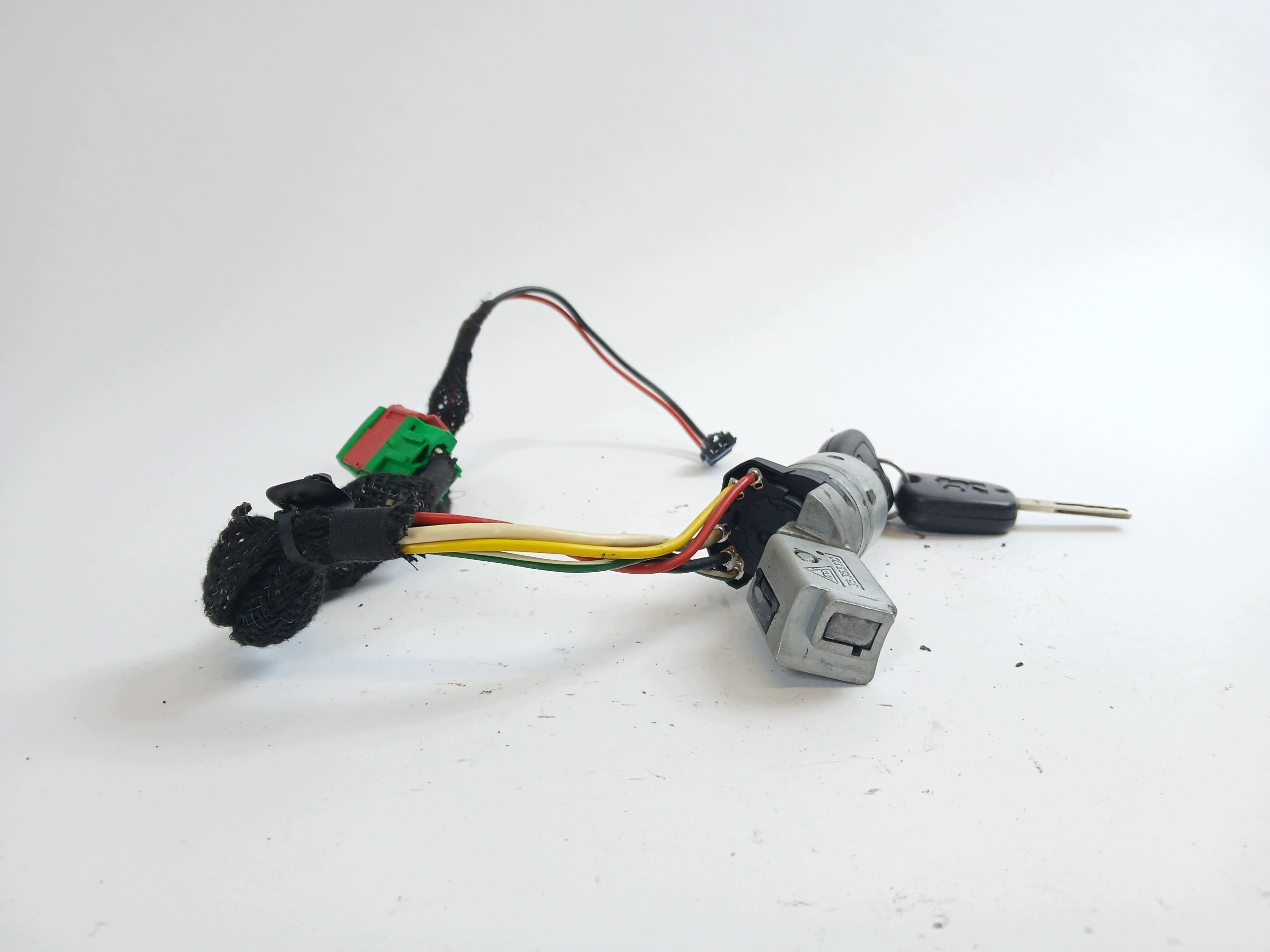 PEUGEOT 307 1.6 HDI ignition + key 36353100