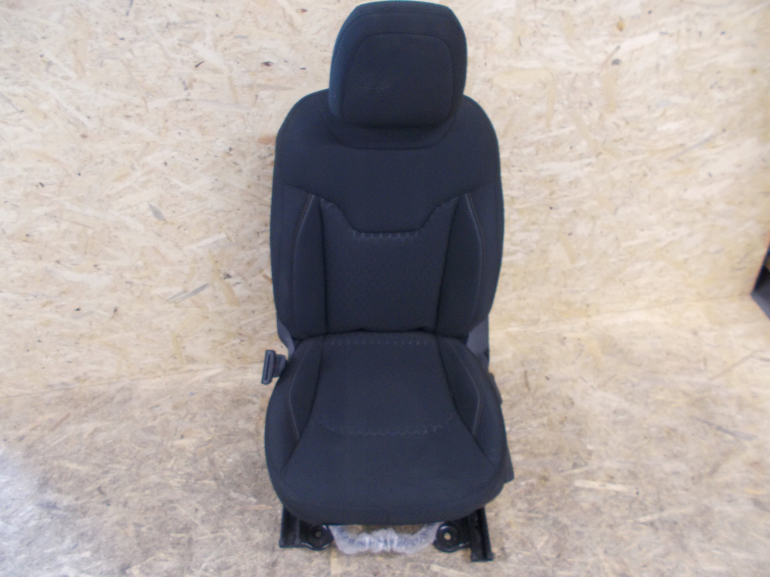 ПЕРЕДНЄ ЛІВЕ СИДІННЯ JEEP COMPASS