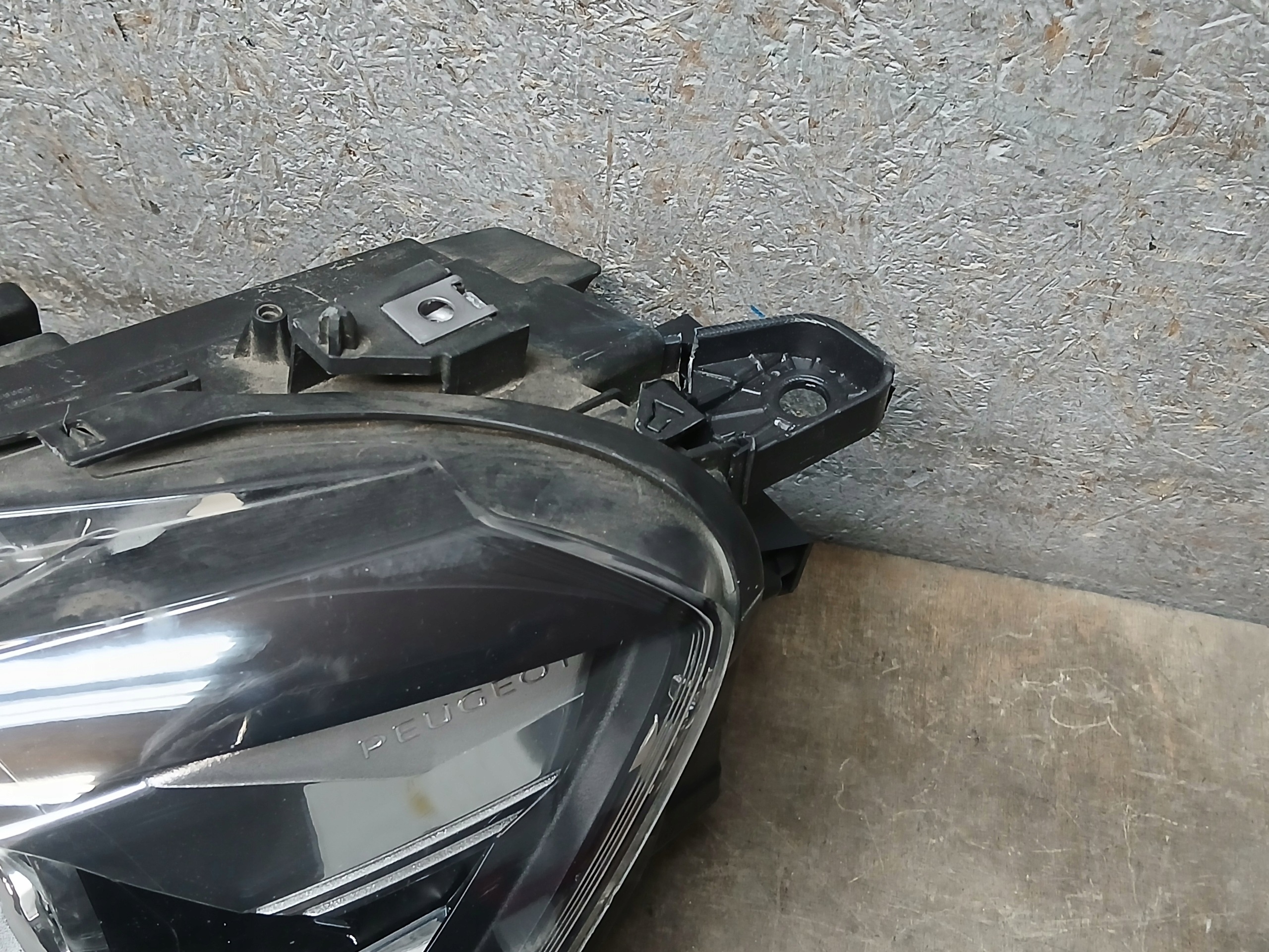 light front left PEUGEOT PARTNER RIFTER lens 18- 9816827280