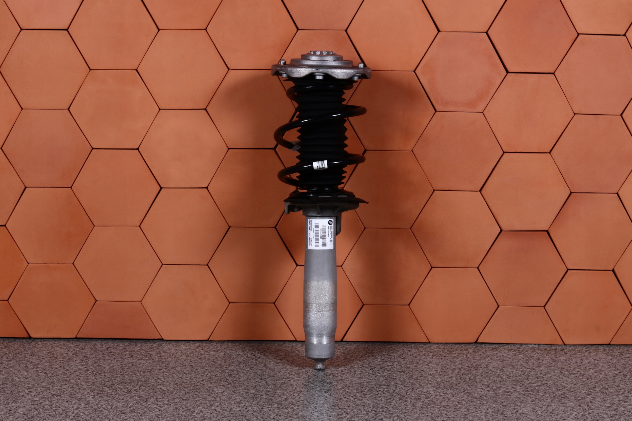 BMW M4 F83 shock absorber left front 2284945 2482 km!!!
