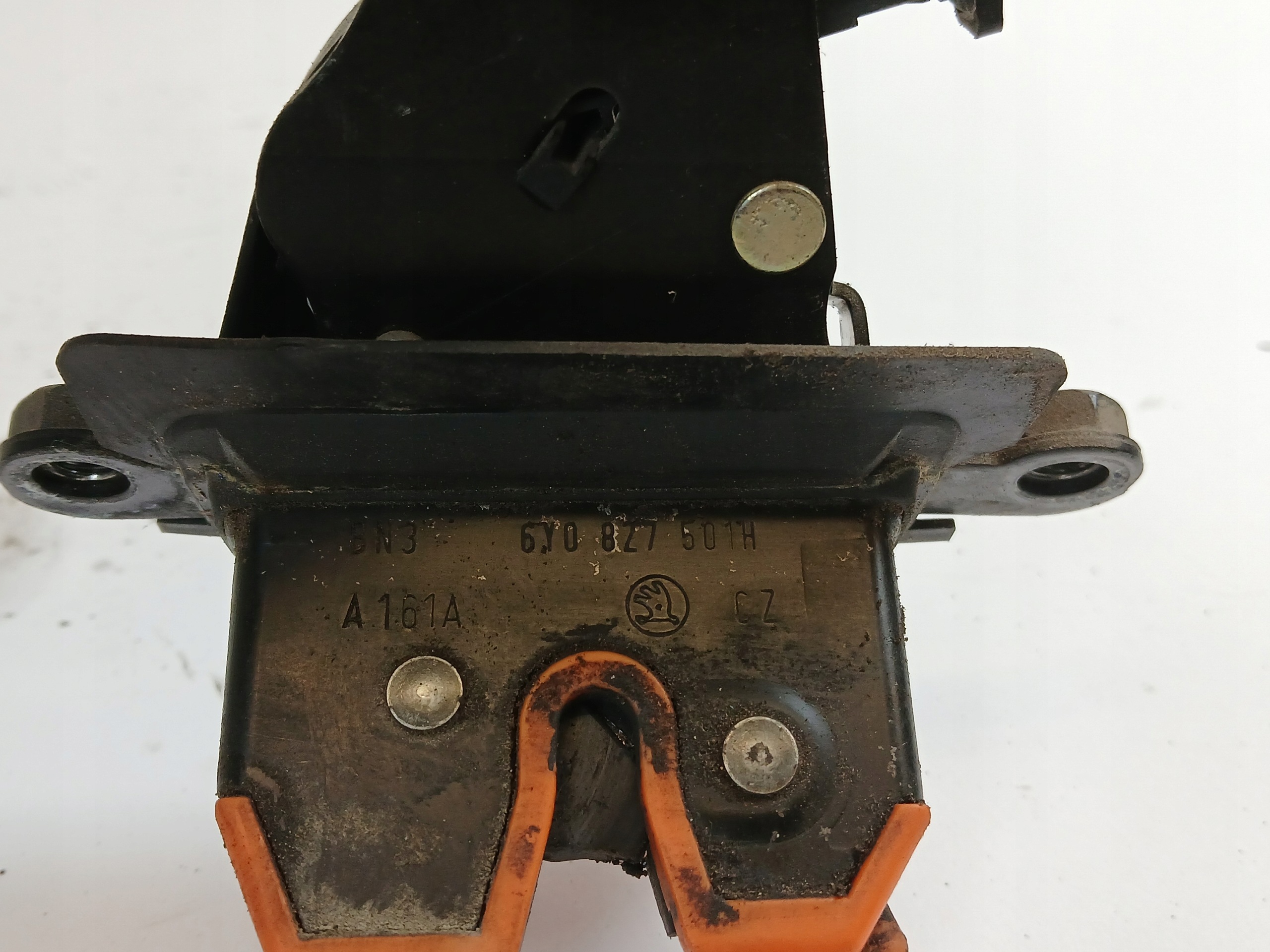 SKODA FABIA and lock bonnet boot 6Y0827501H