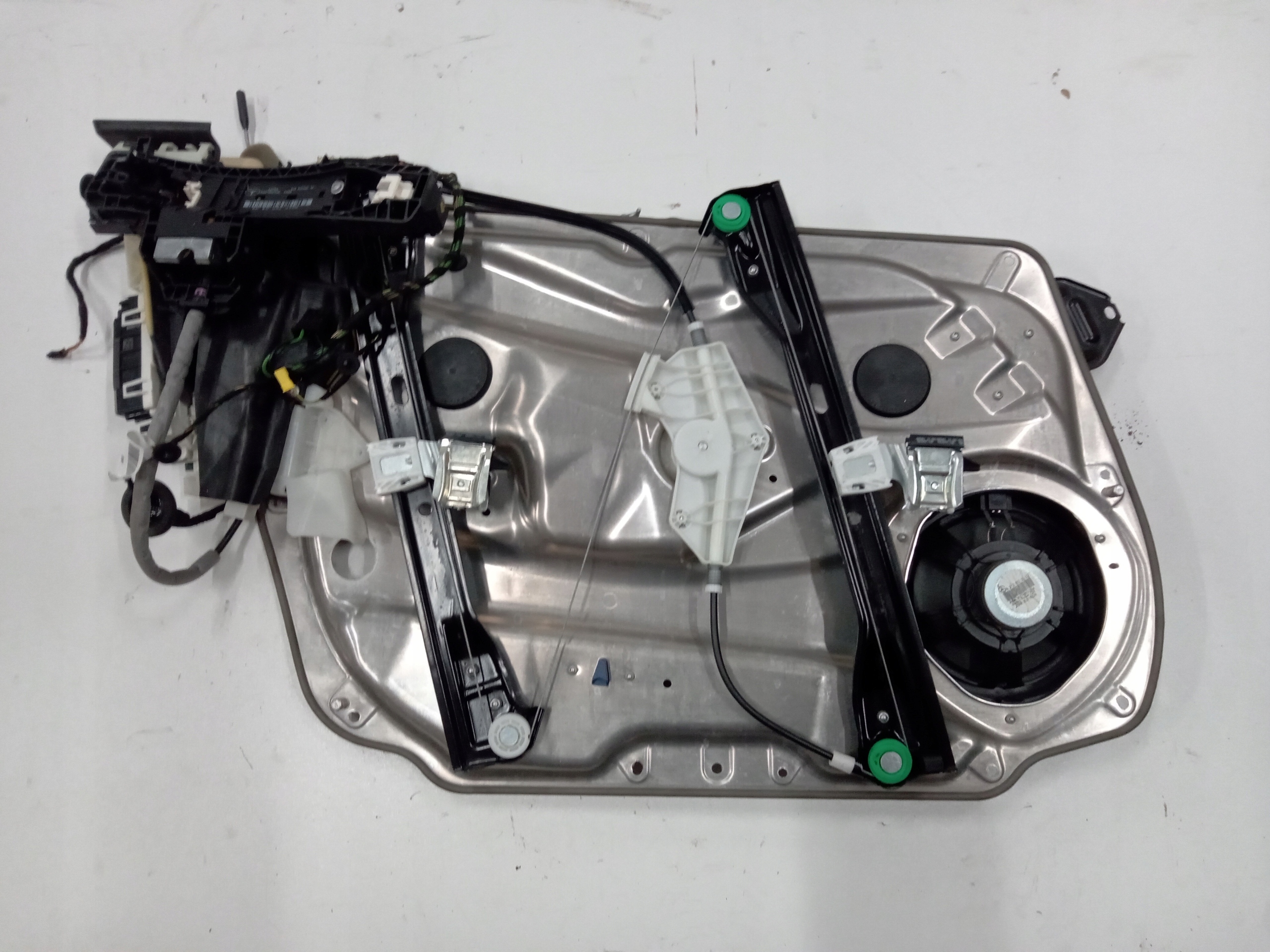 MECHANIZM PODNOŚNIK SZYBY MERCEDES E KLASA W212 Producent części Mercedes-Benz OE