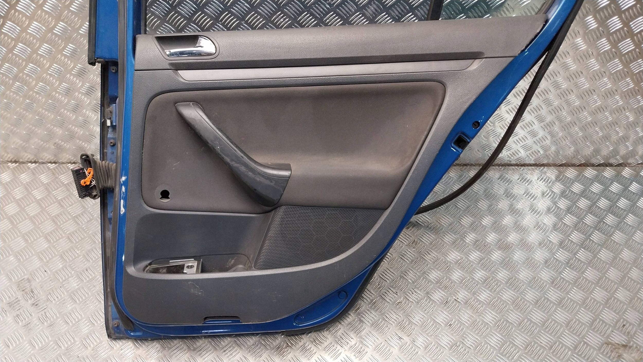 Portière Arrière Droit VW GOLF V HATCHBACK 03