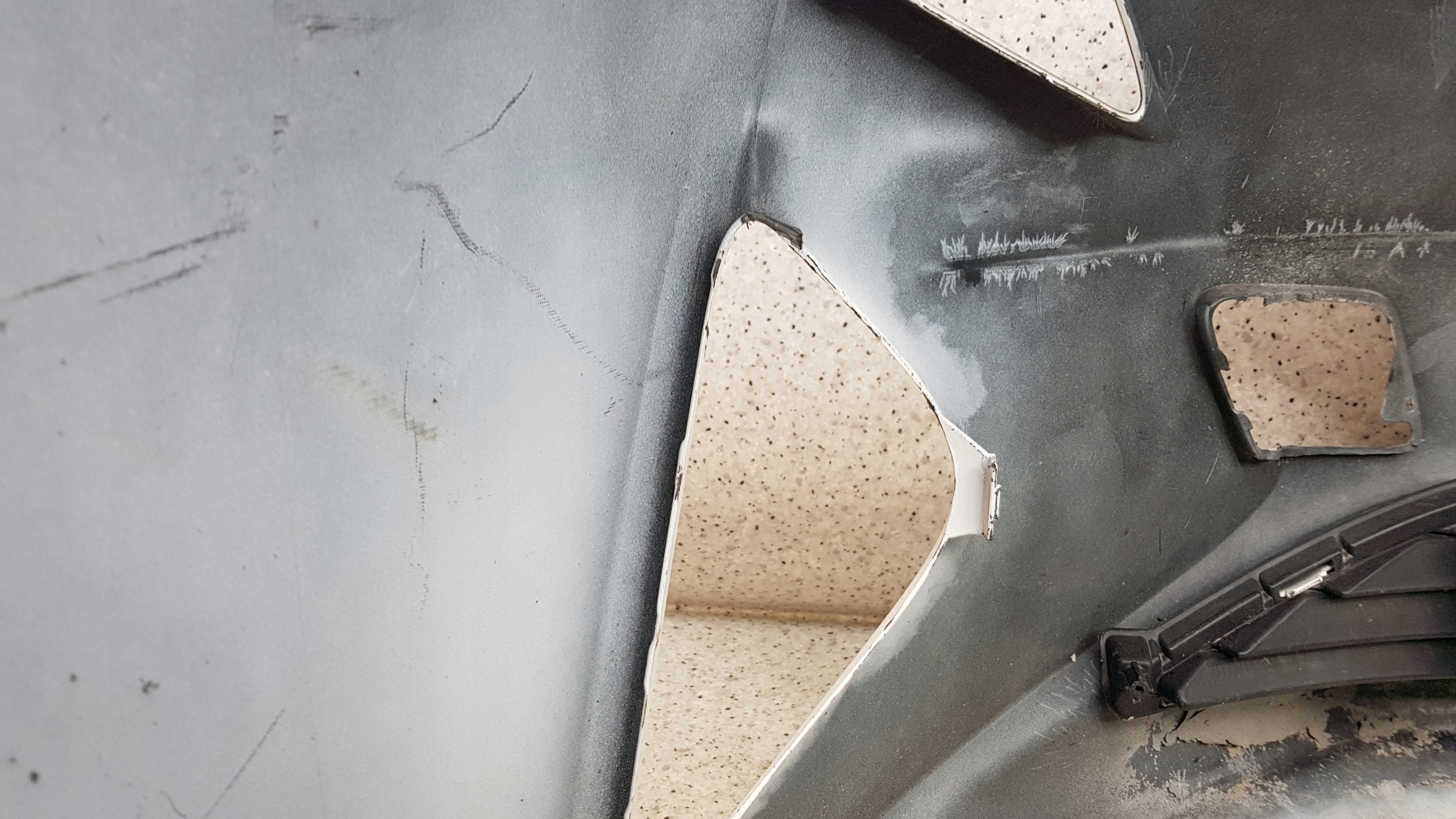 TOYOTA PRIUS IV 4 2016 - bumper front 3533