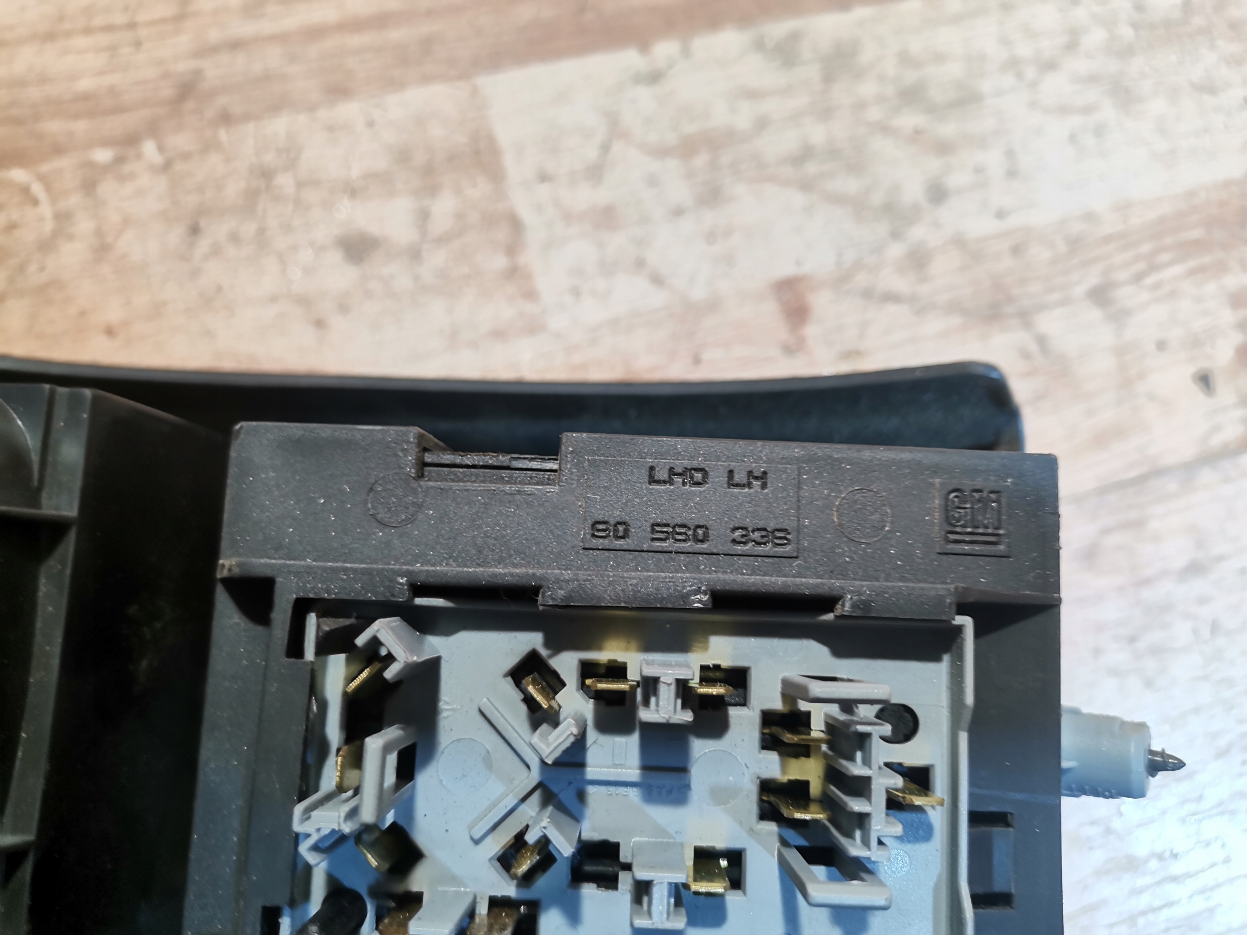 control panel of the lights 90560336 OPEL ASTRA G grid air conditioning devices