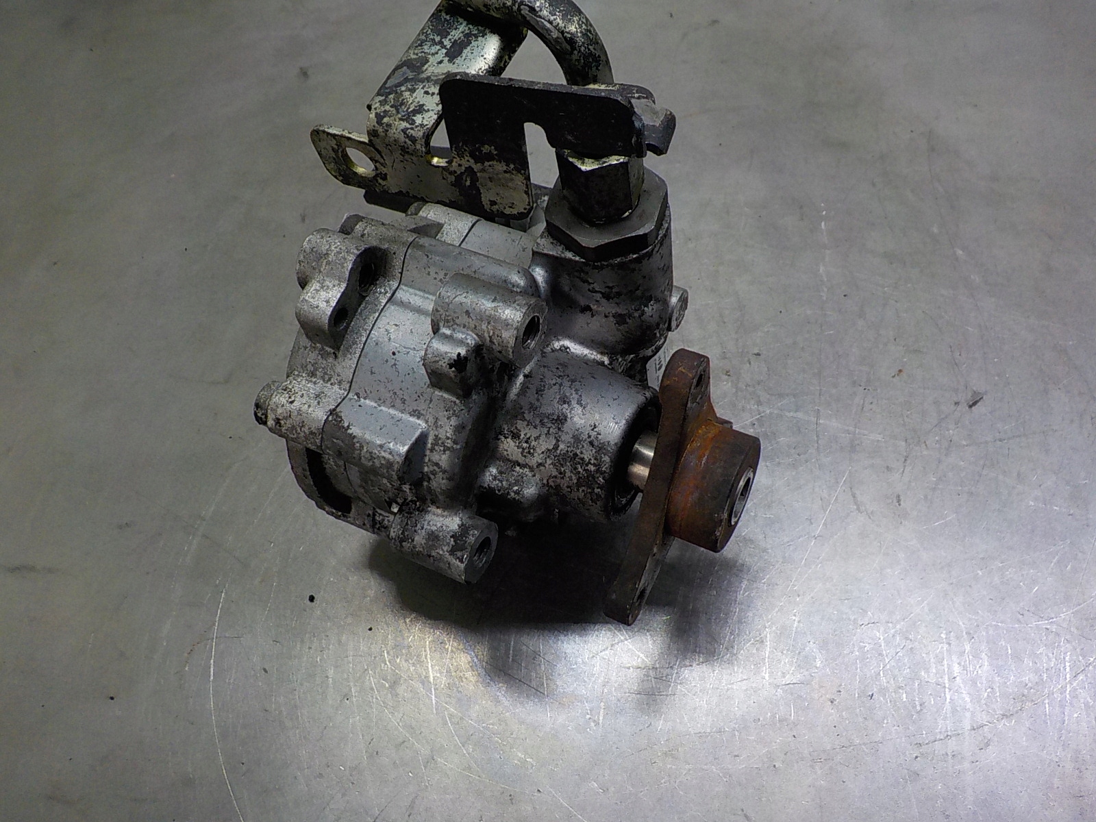 RENAULT TRAFIC II LAGUNA III 2.0 DCI servo pump 7613955611