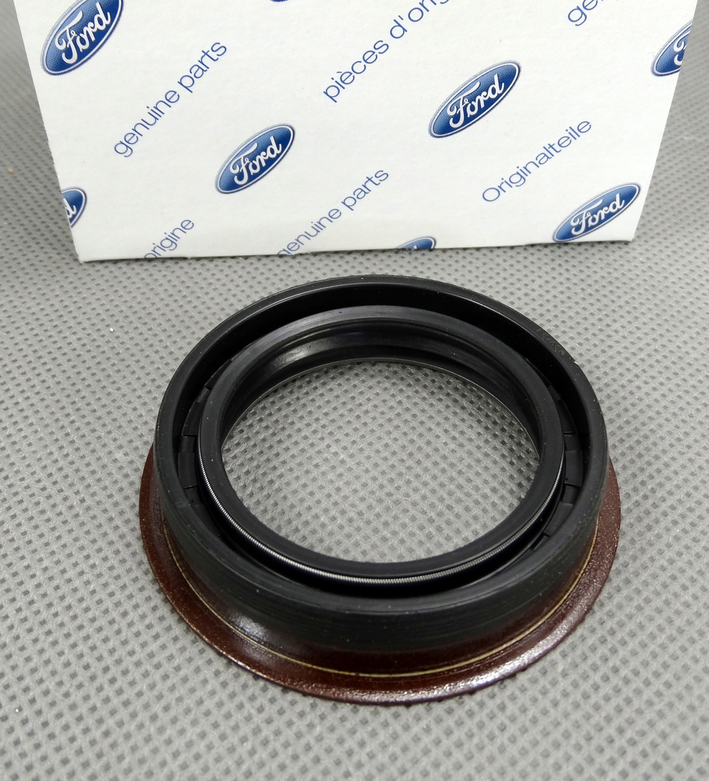 1490305 - УПЛОТНЕНИЕ ДЛЯ ПРИВОДА ВАЛА FORD TRANSIT MK7 MK8