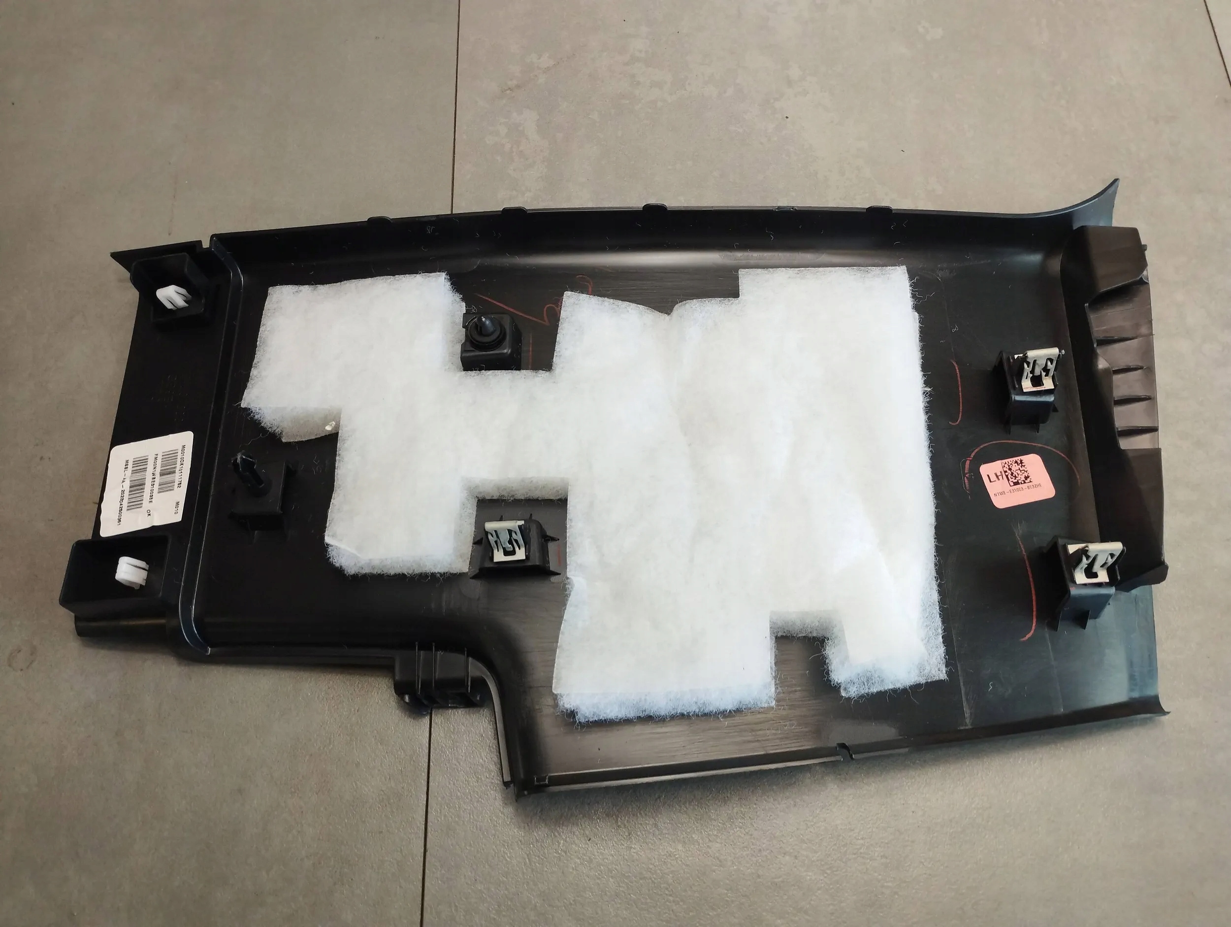 VW Amarok II cover left N1WB-E31003-BE3ZHE