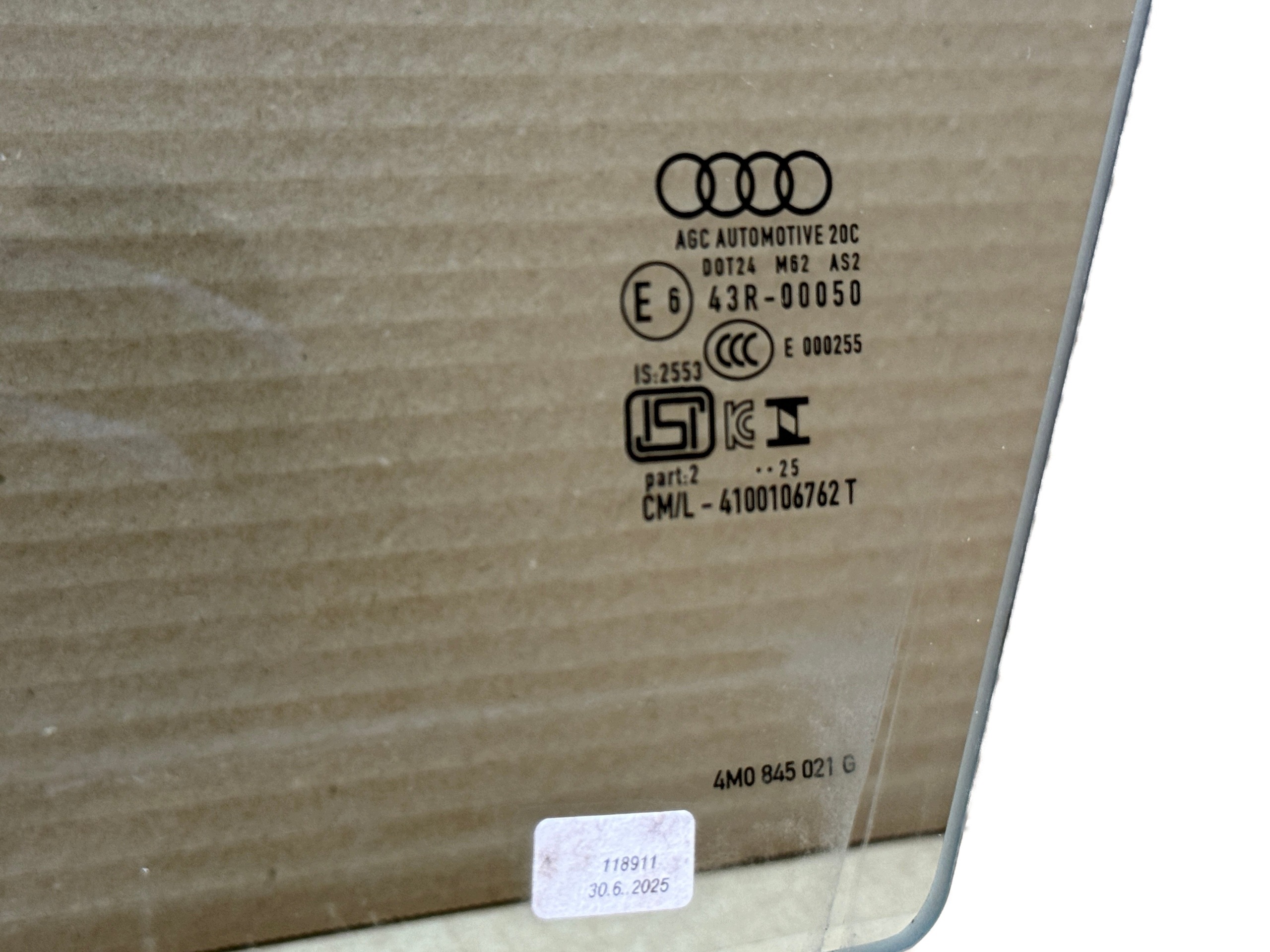 AUDI Q7 4M window left front 2025R
