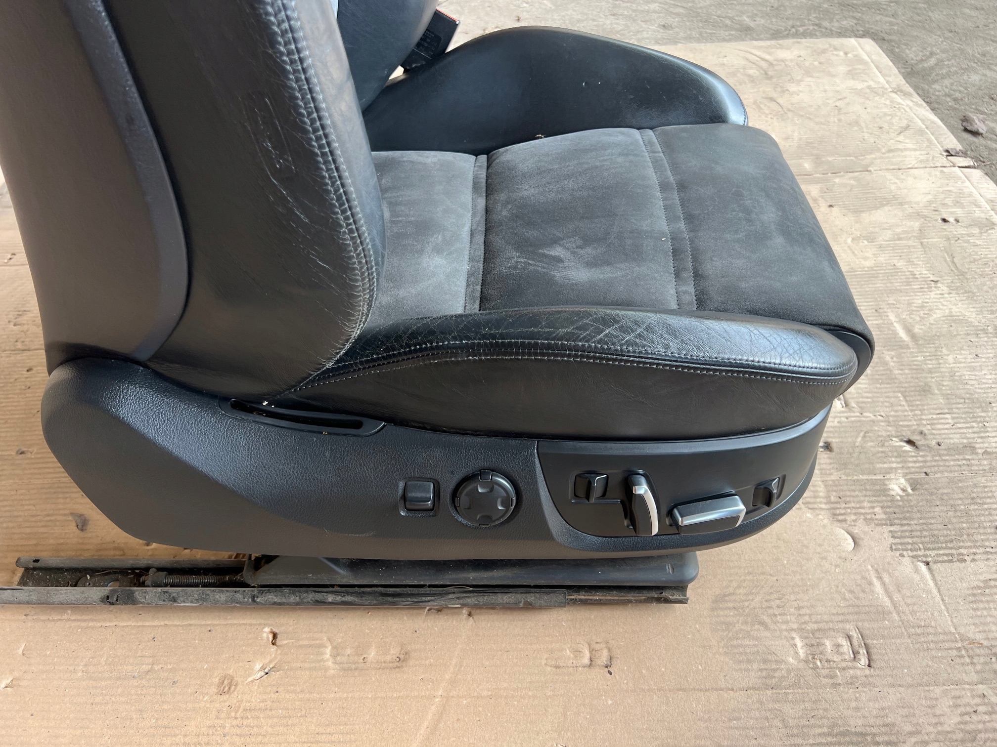 AUDI A8 D3 seat of the passenger right front semi leather ALCANTARA electrics