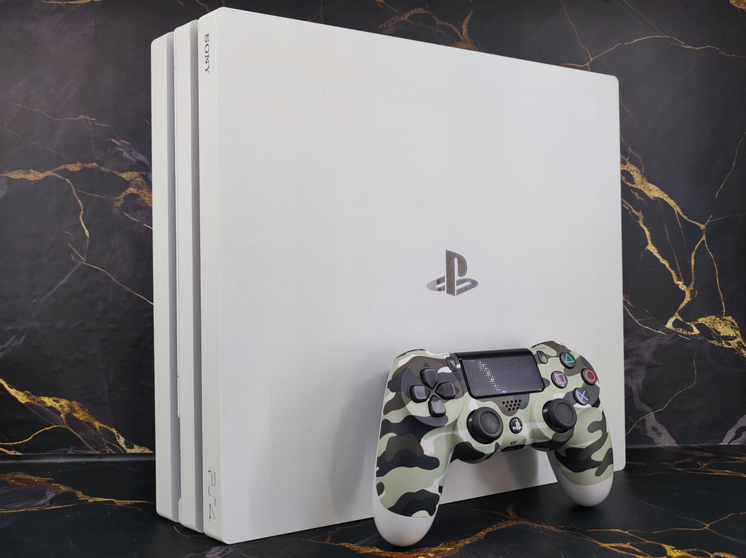Ps4 Pro 1tb White w Konsole - Sony PlayStation 4 (PS4