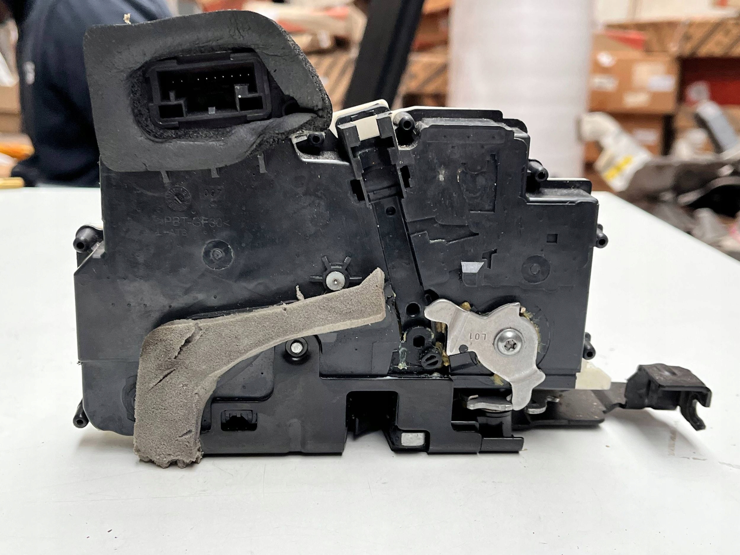 lock door przednich Audi A6 S6 C8 4K 4K1837015K !J