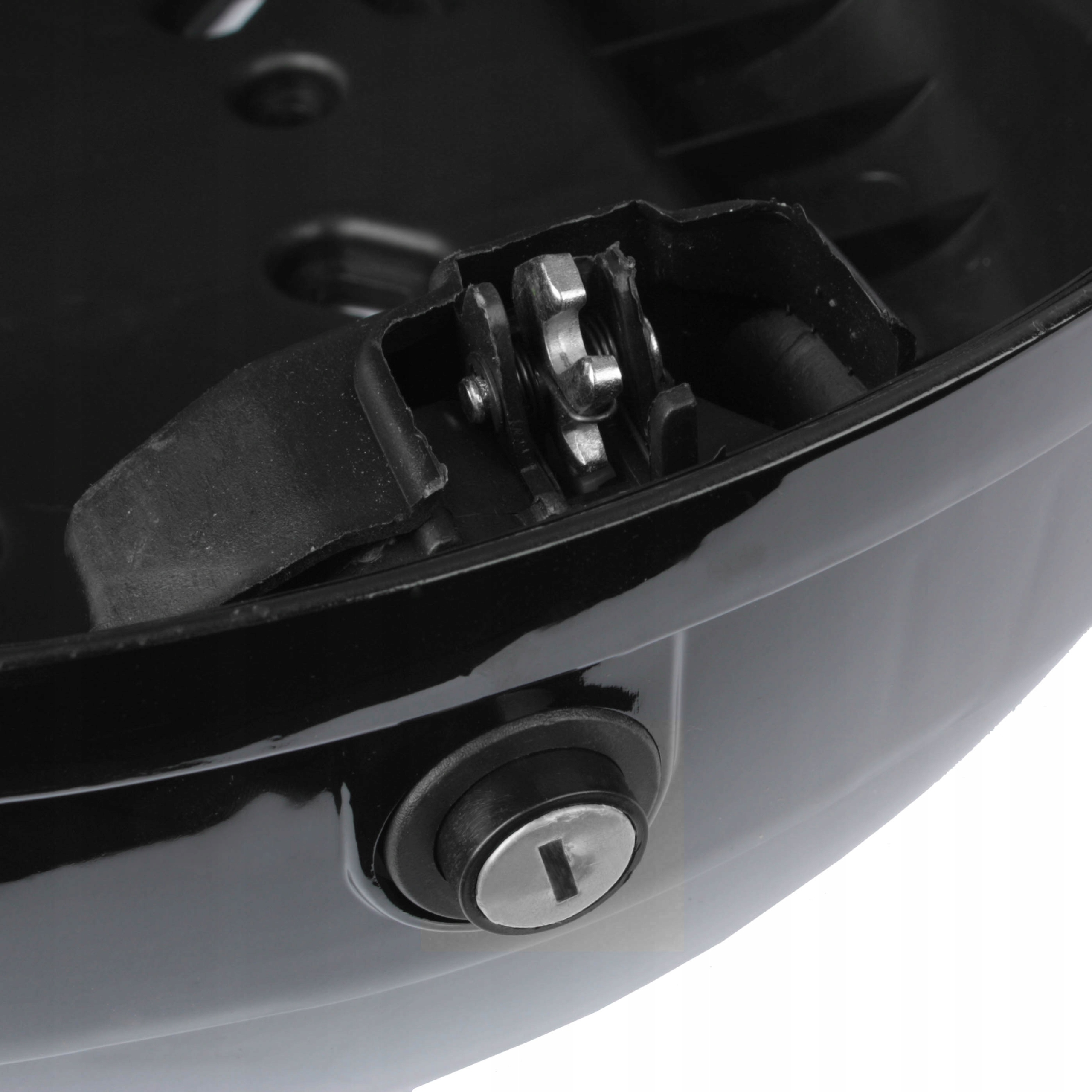 KUFER MOTOCYKLOWY BAGAŻNIK NA SKUTER MOTOTOCYKL Producent inny