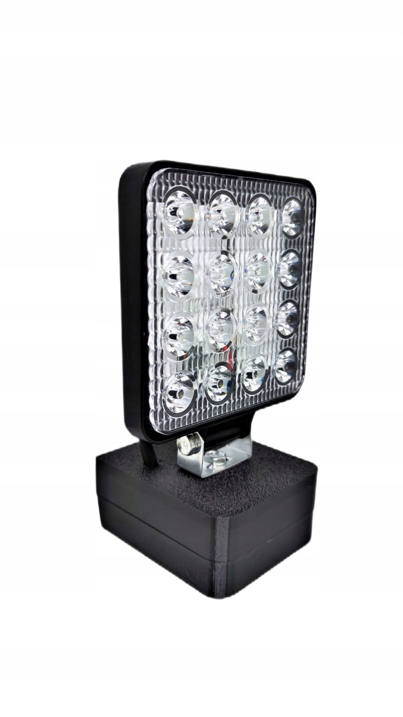 

Lampa latarka na baterie akumulator milwaukee m18