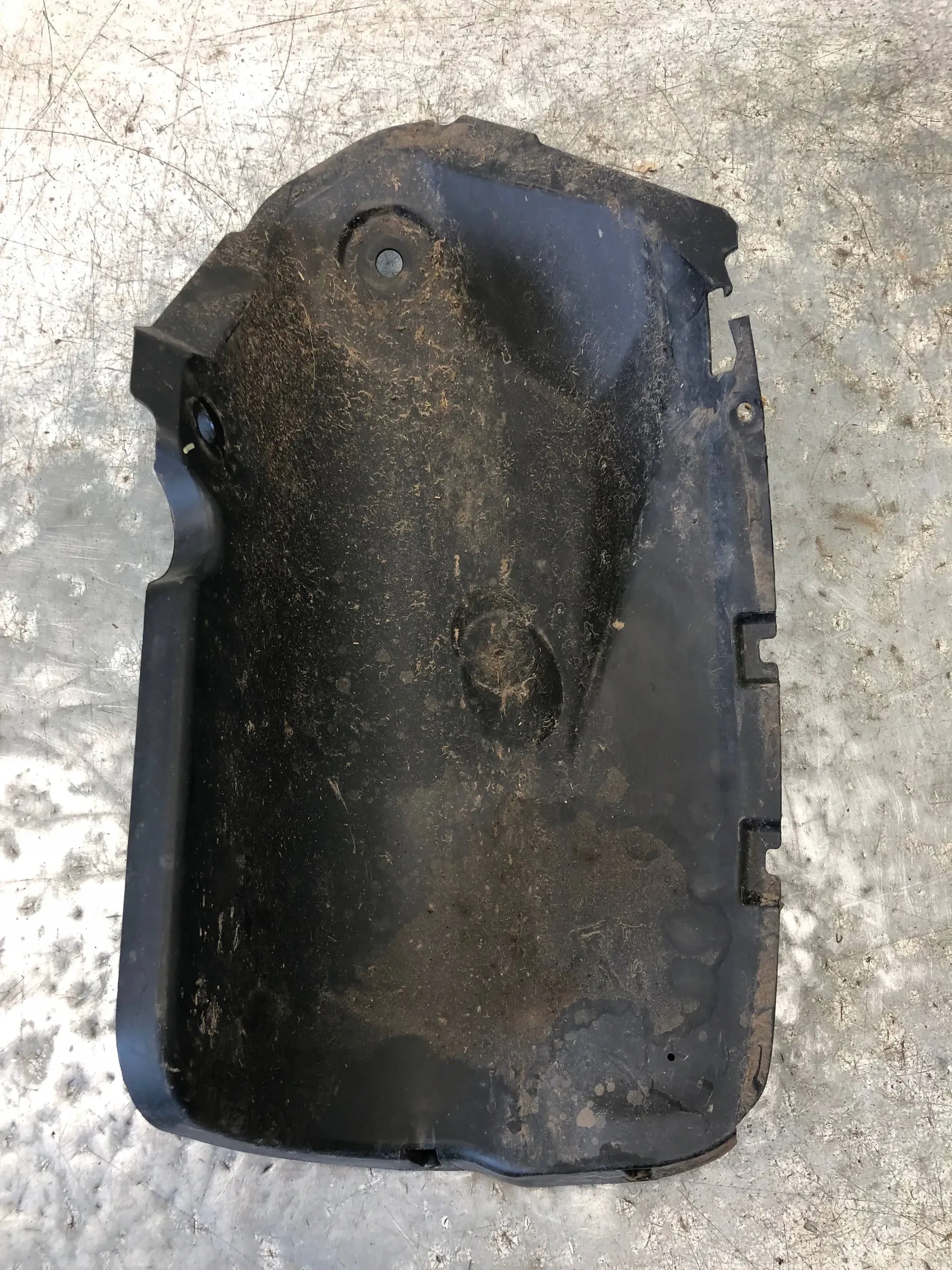 mudguard left rear part DACIA DOKKER 767497041R