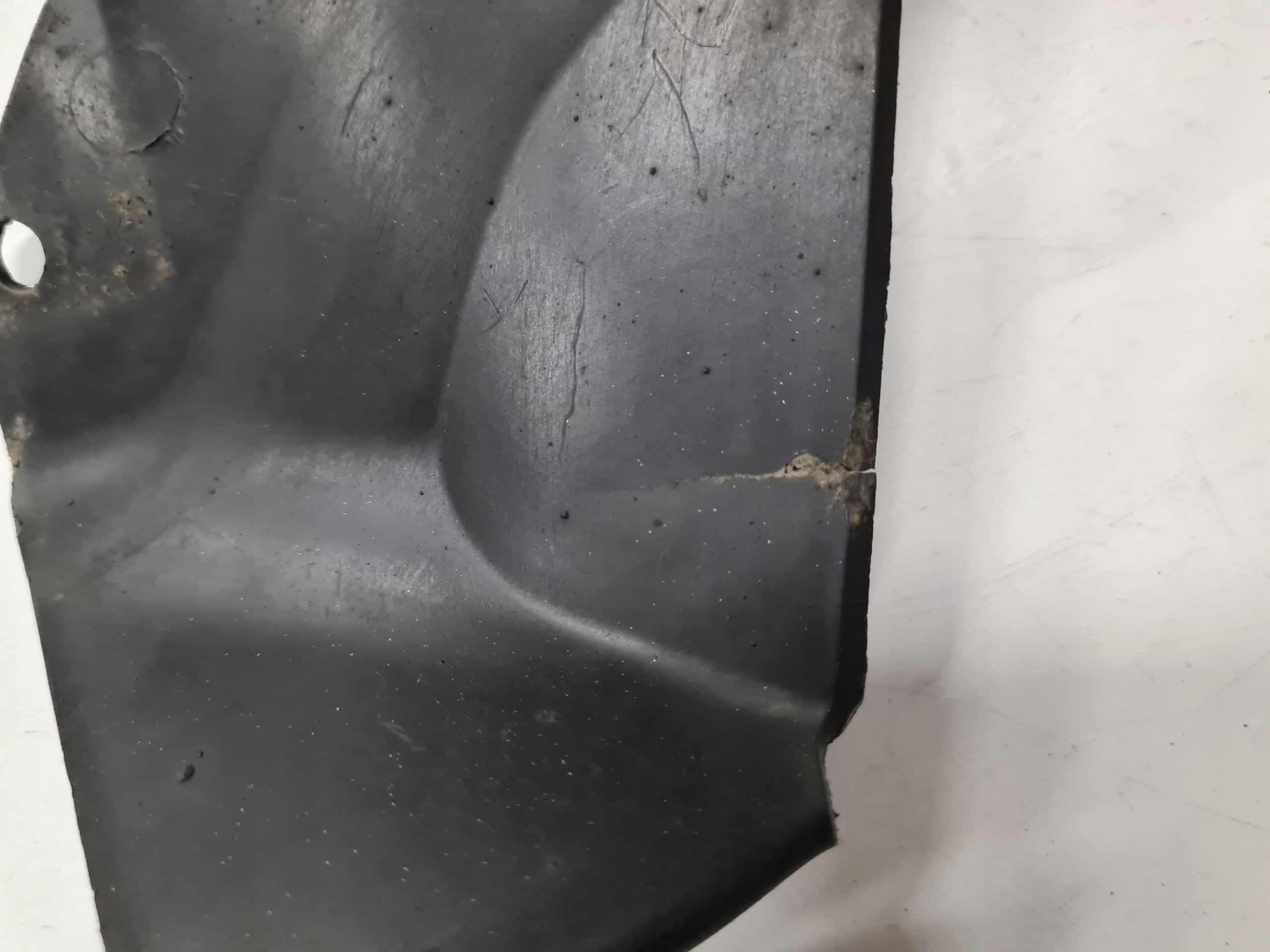 OSŁONA BOCZNA SILNIKA LEWA JAGUAR X-TYPE Numery katalogowe zamienników CZĘŚĆ Z DEM0NTAŻU