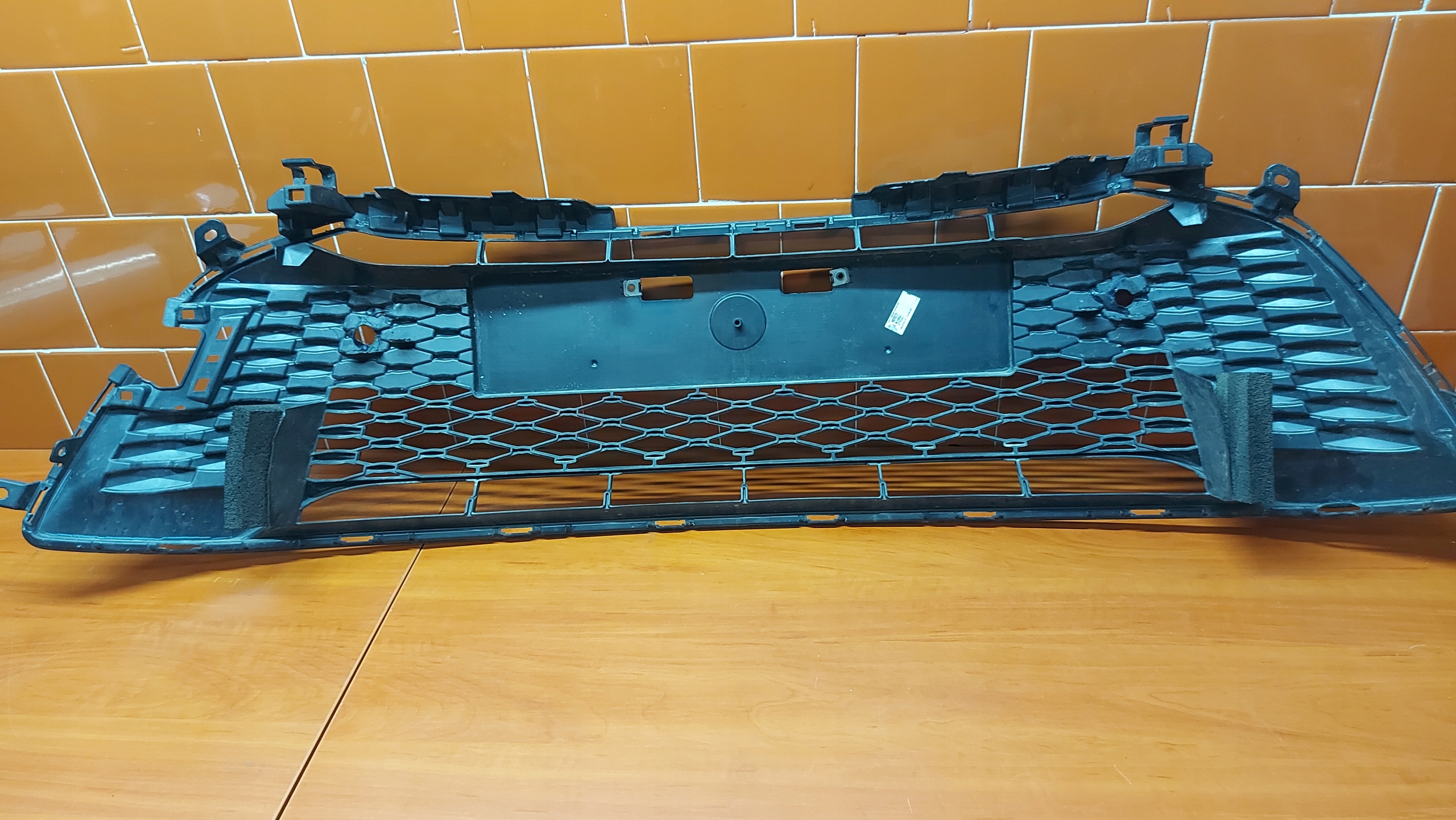 grid of a bumper central front front TOYOTA COROLLA E21 19- sedan