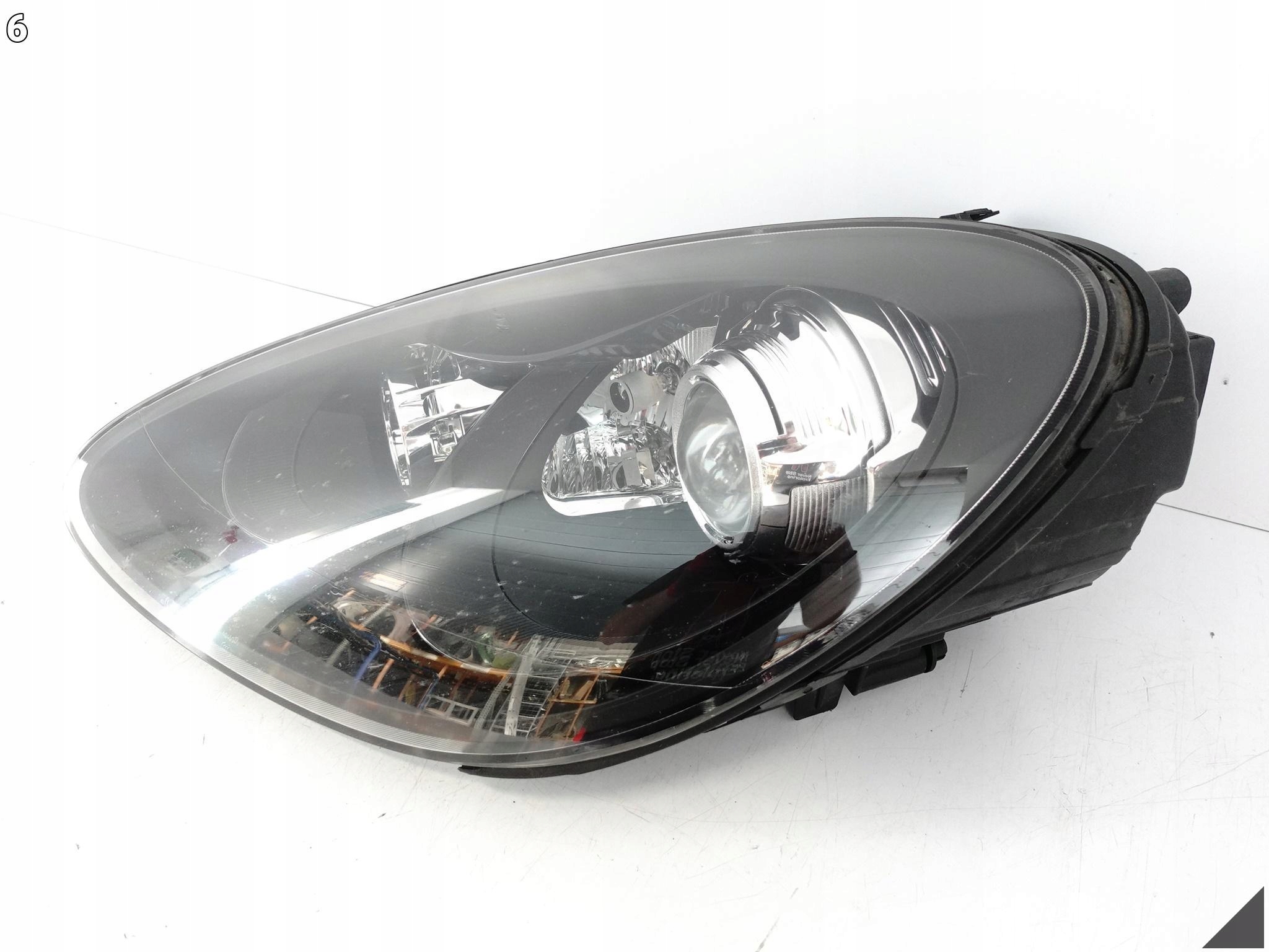 PORSCHE CAYENNE 7P5 10-14 GTS / TURBO XENON light left front EU *without LED*
